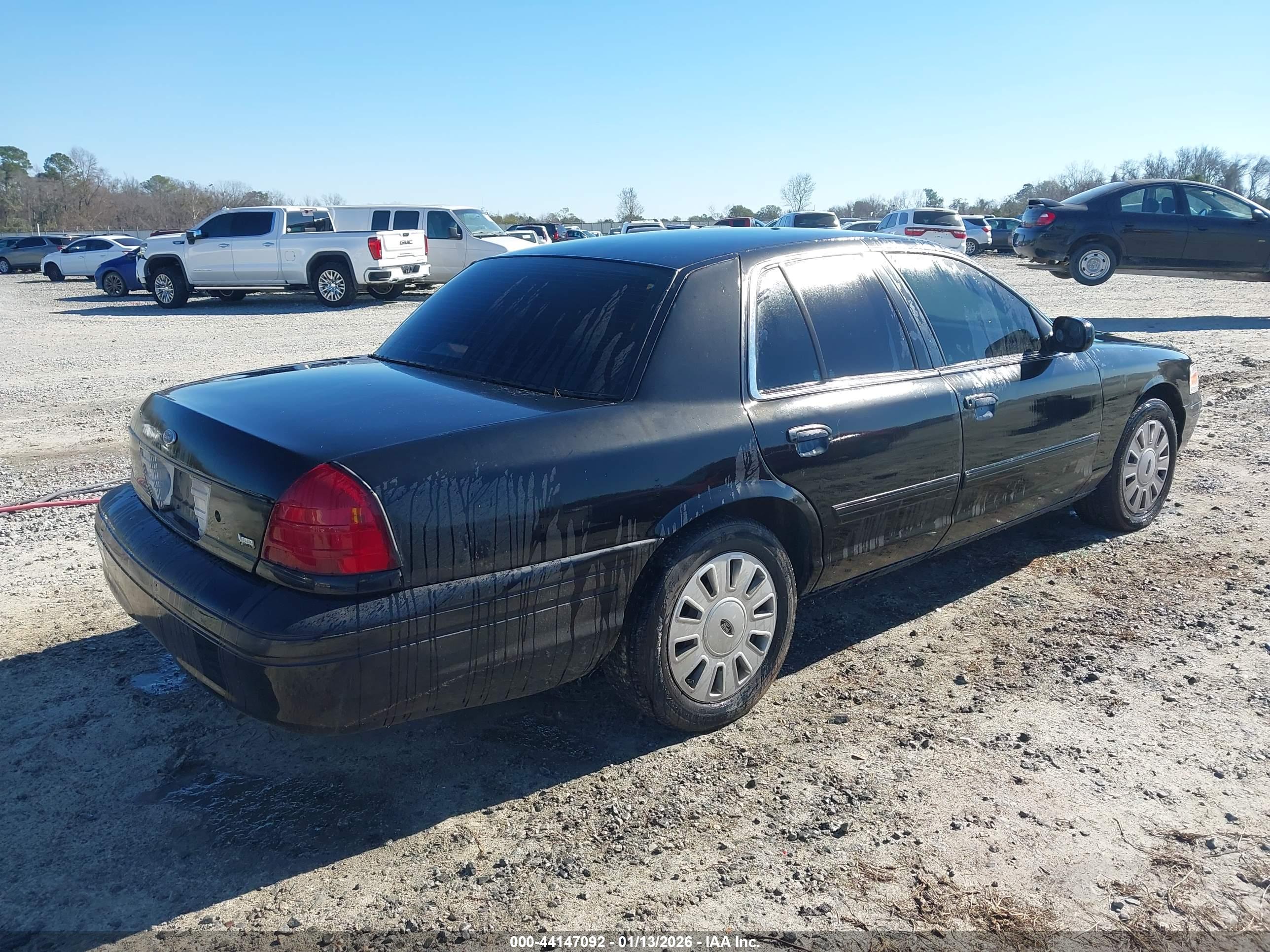 FORD CROWN image 4