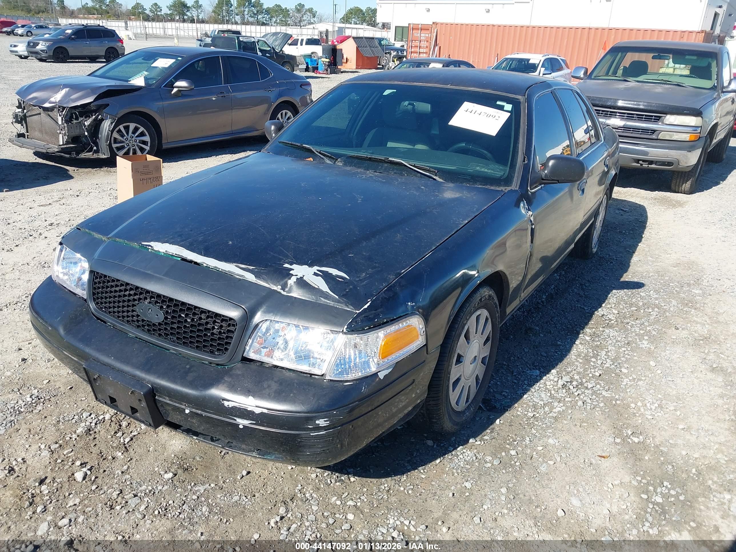FORD CROWN image 6