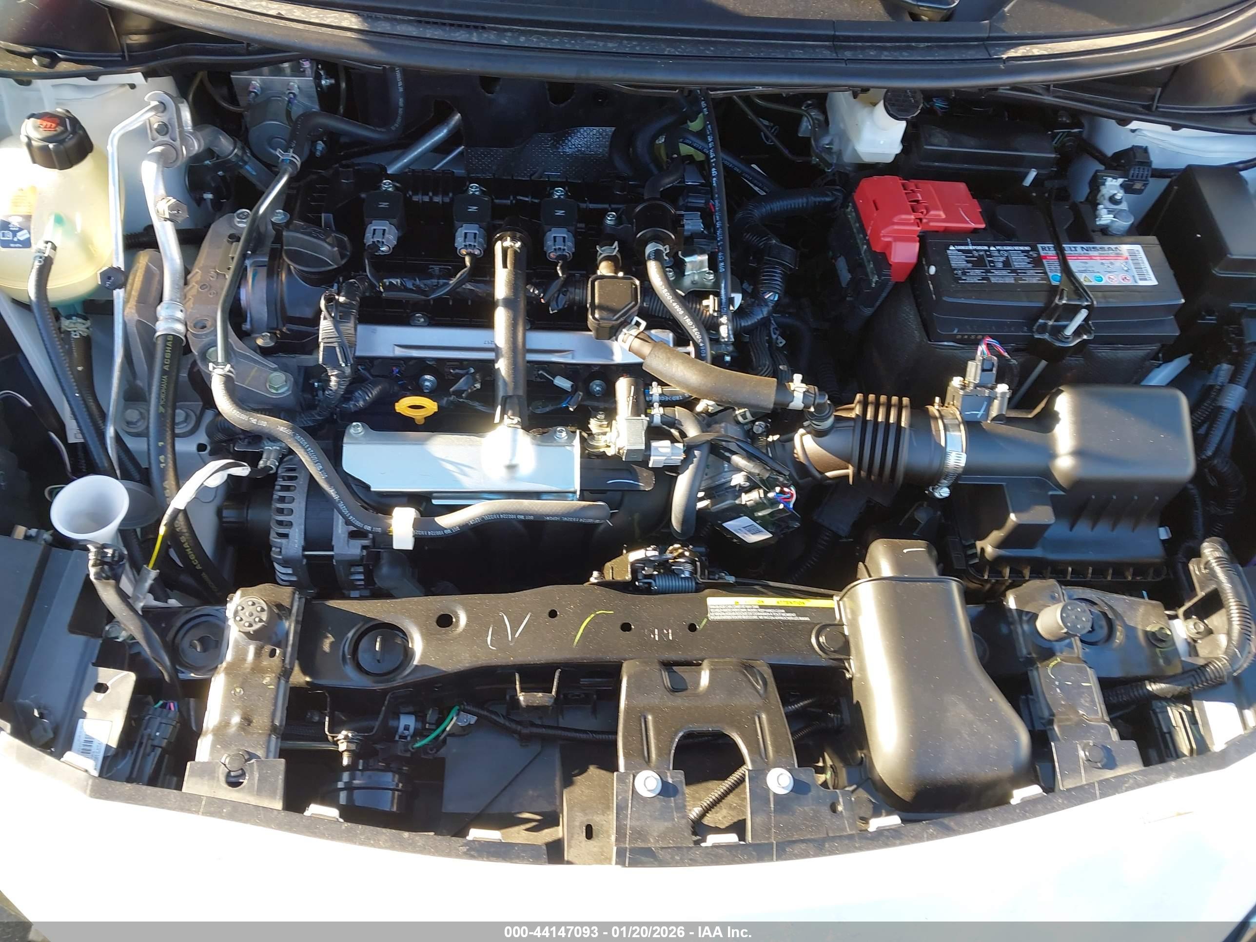 NISSAN VERSA image 10