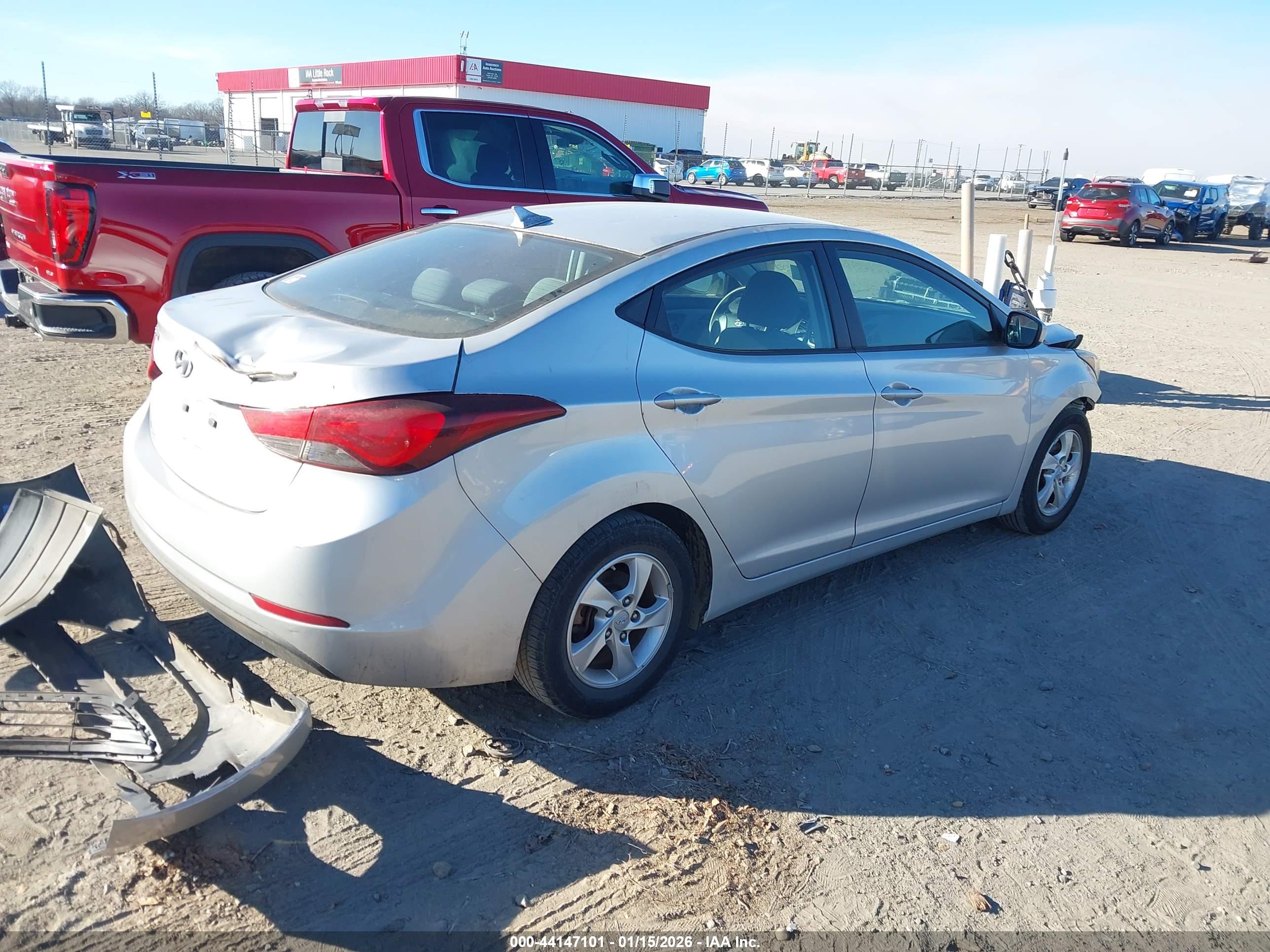 HYUNDAI ELANTRA image 4