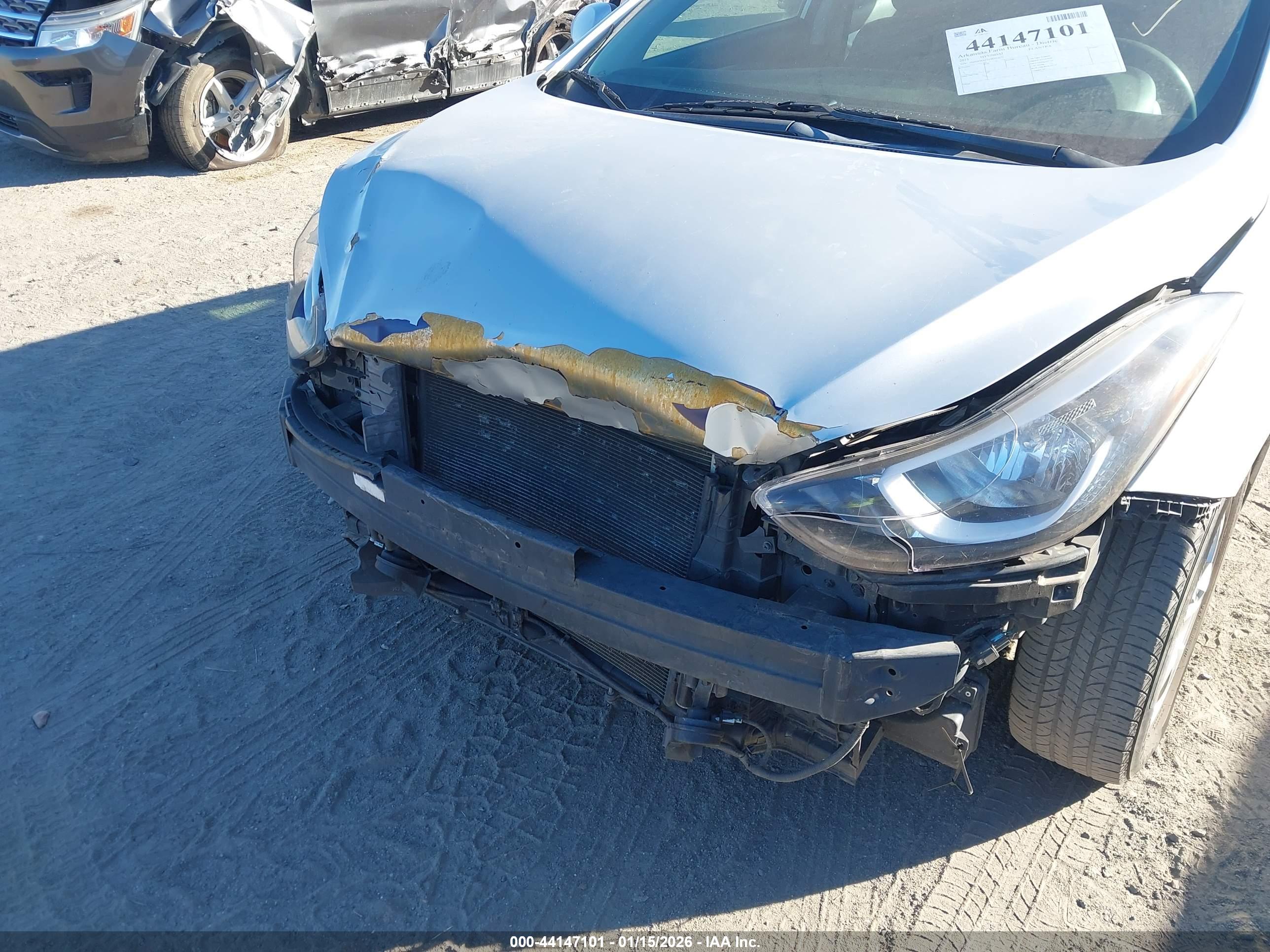 HYUNDAI ELANTRA image 6