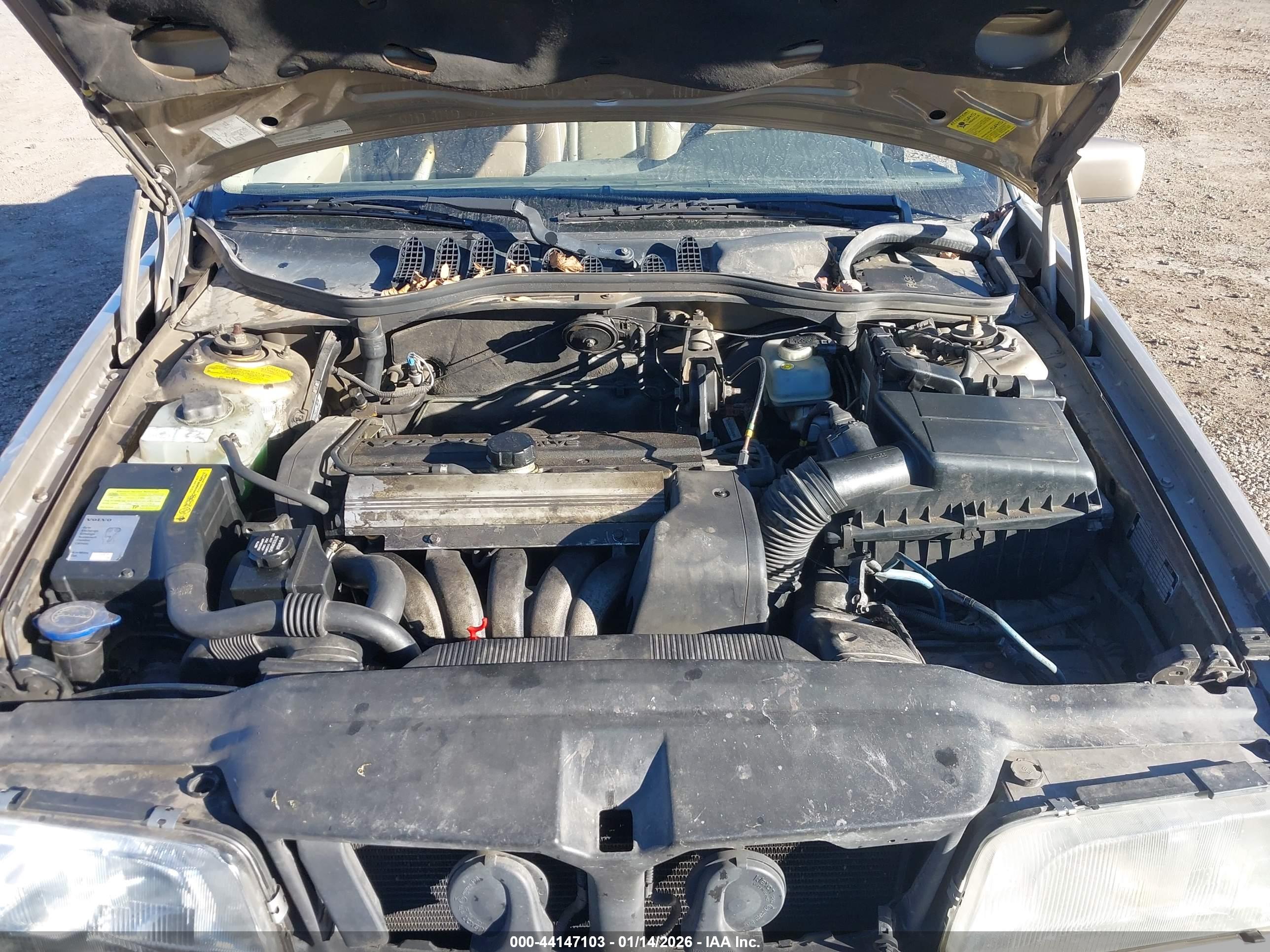 VOLVO 850 image 10