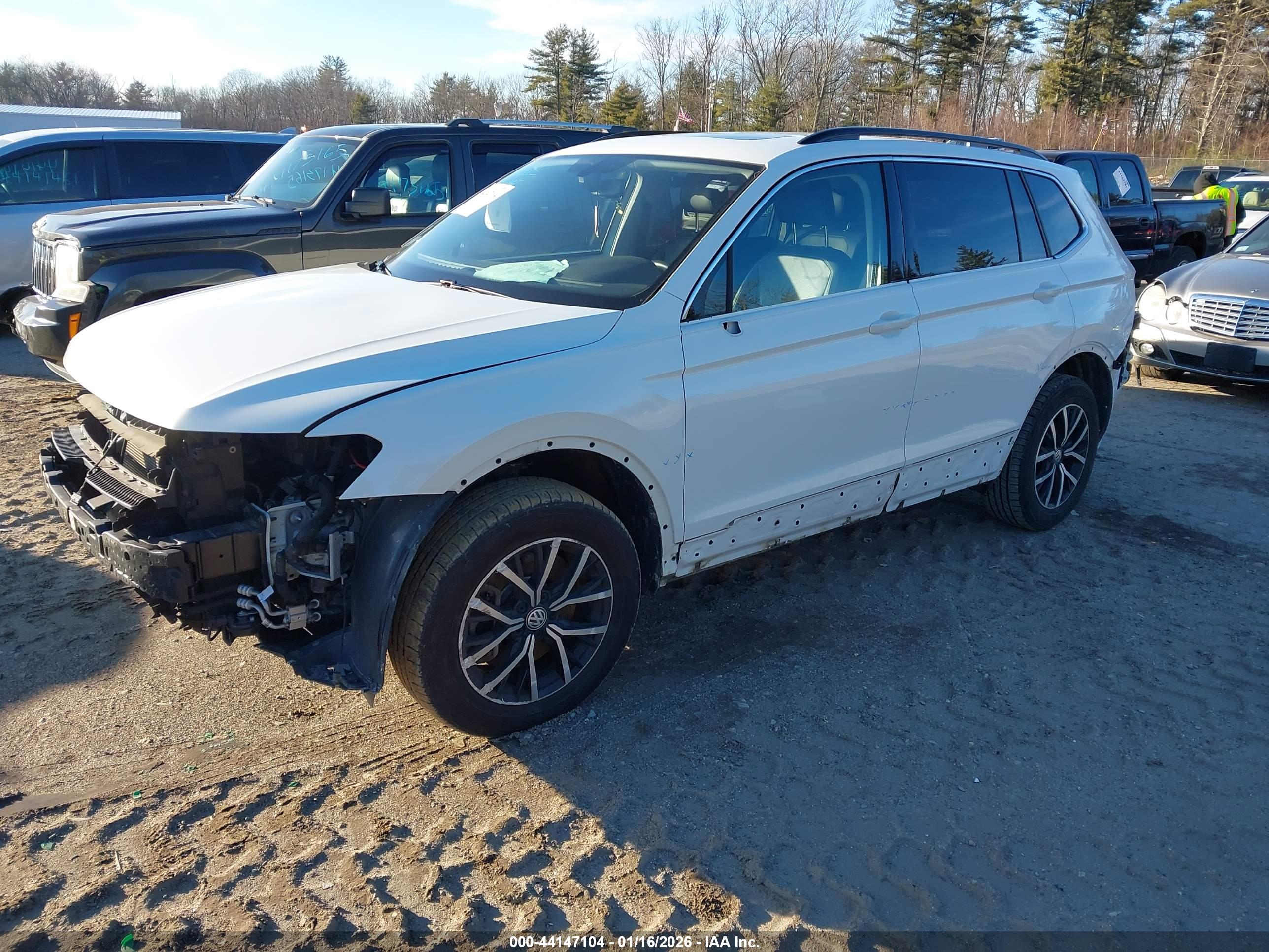 VOLKSWAGEN TIGUAN image 2