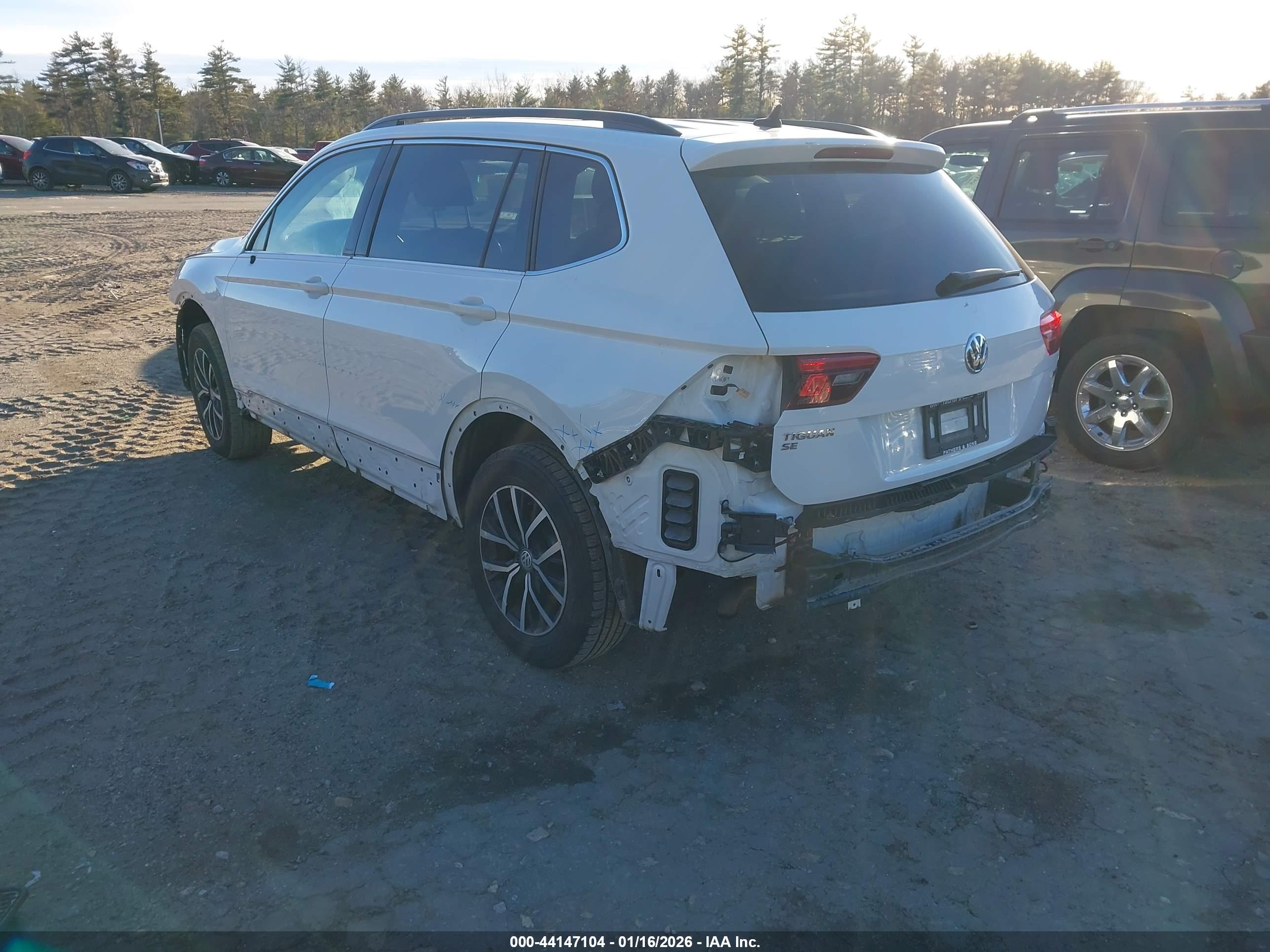 VOLKSWAGEN TIGUAN image 3
