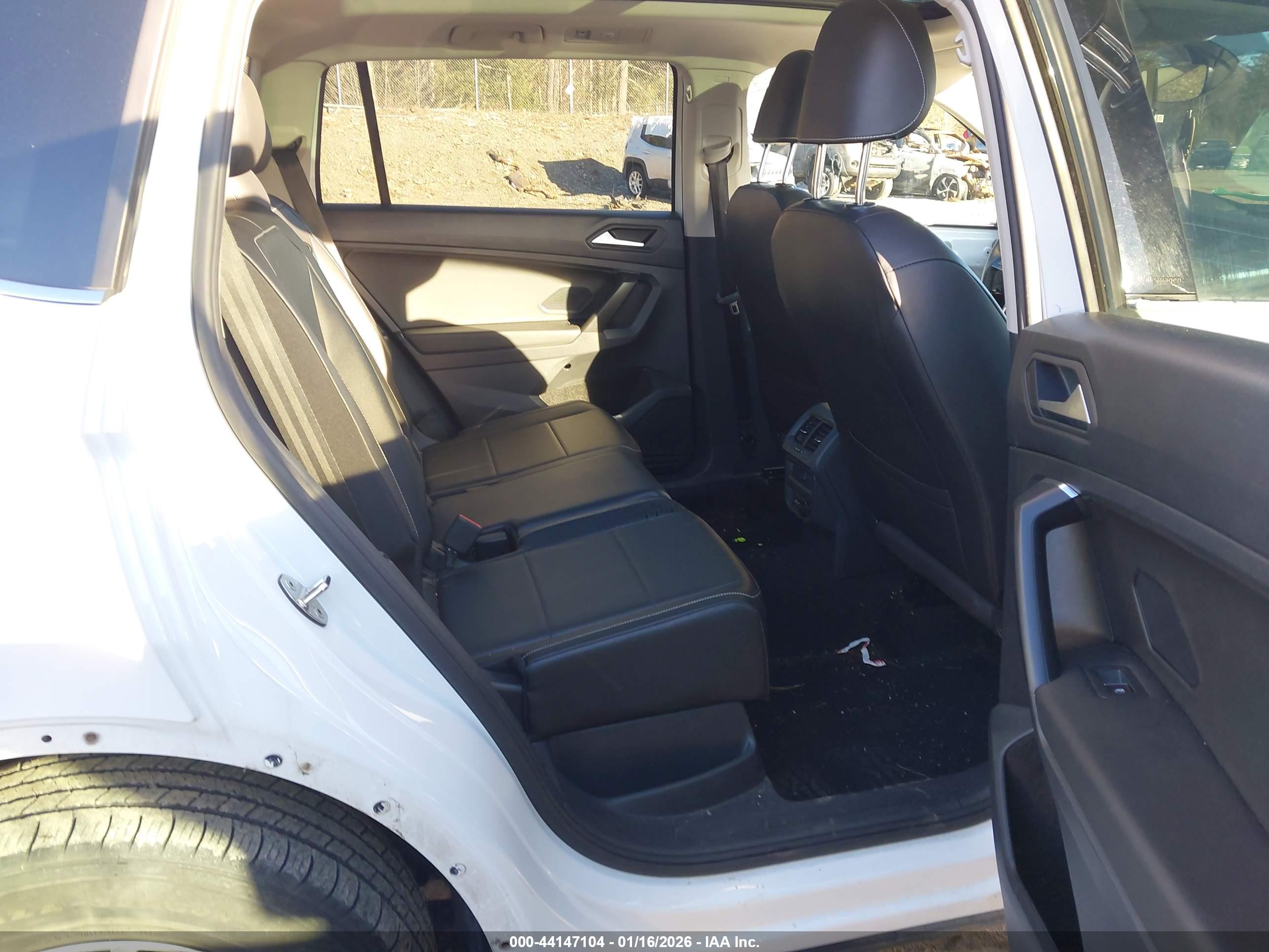 VOLKSWAGEN TIGUAN image 8