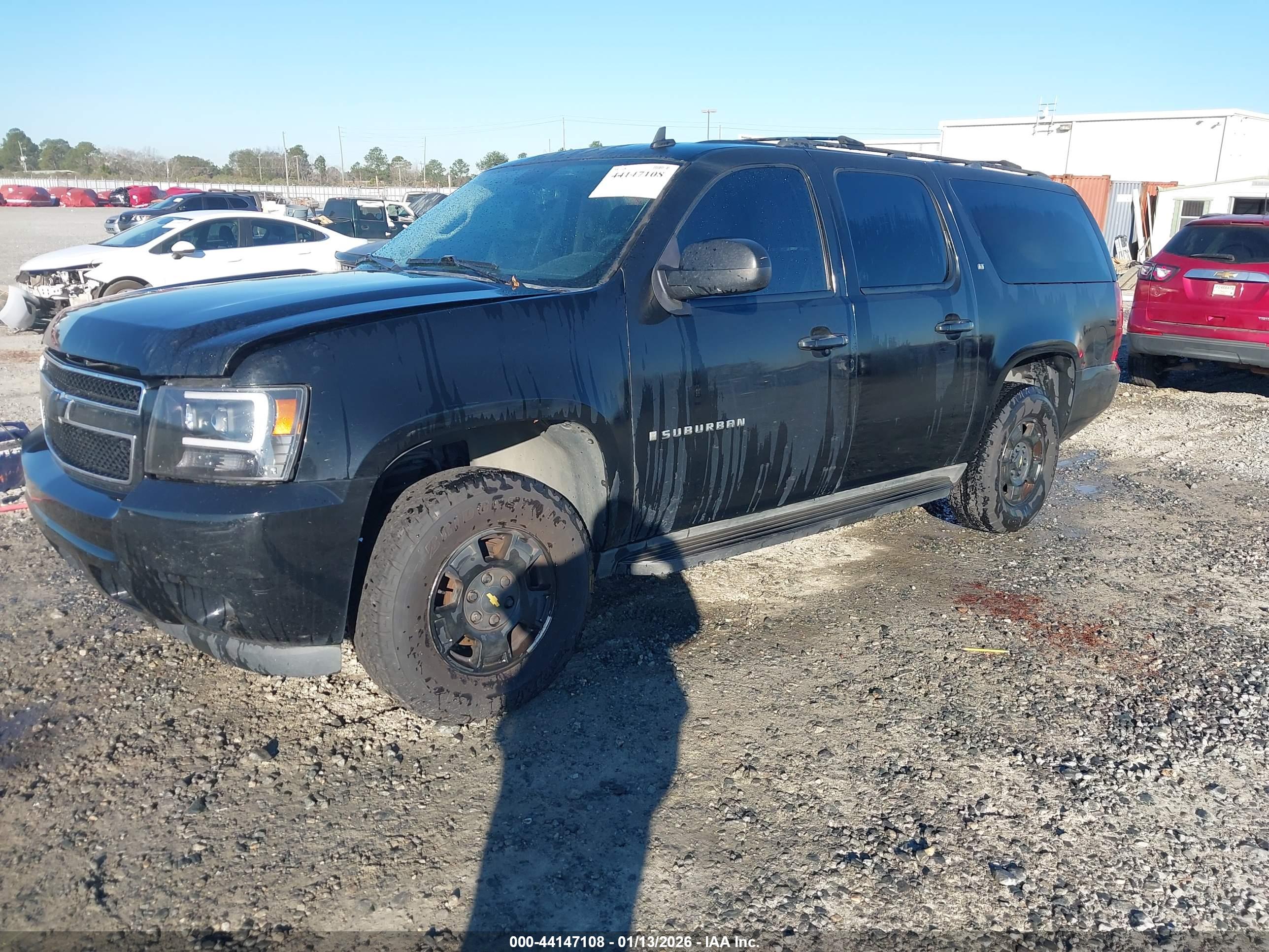 CHEVROLET SUBURBAN image 2