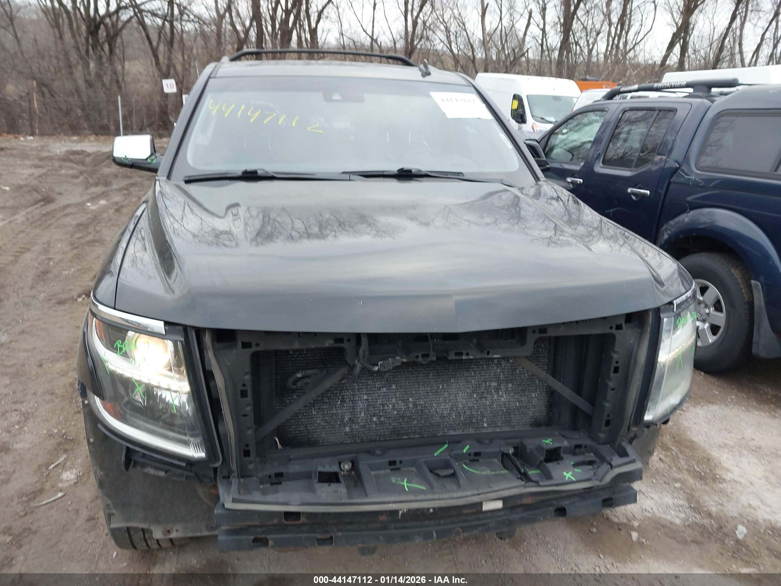 CHEVROLET SUBURBAN image 6