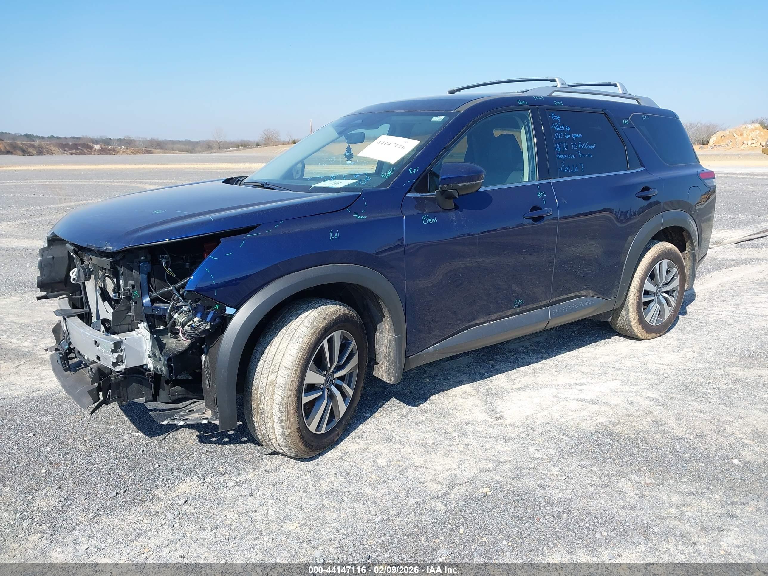 NISSAN PATHFINDER image 2