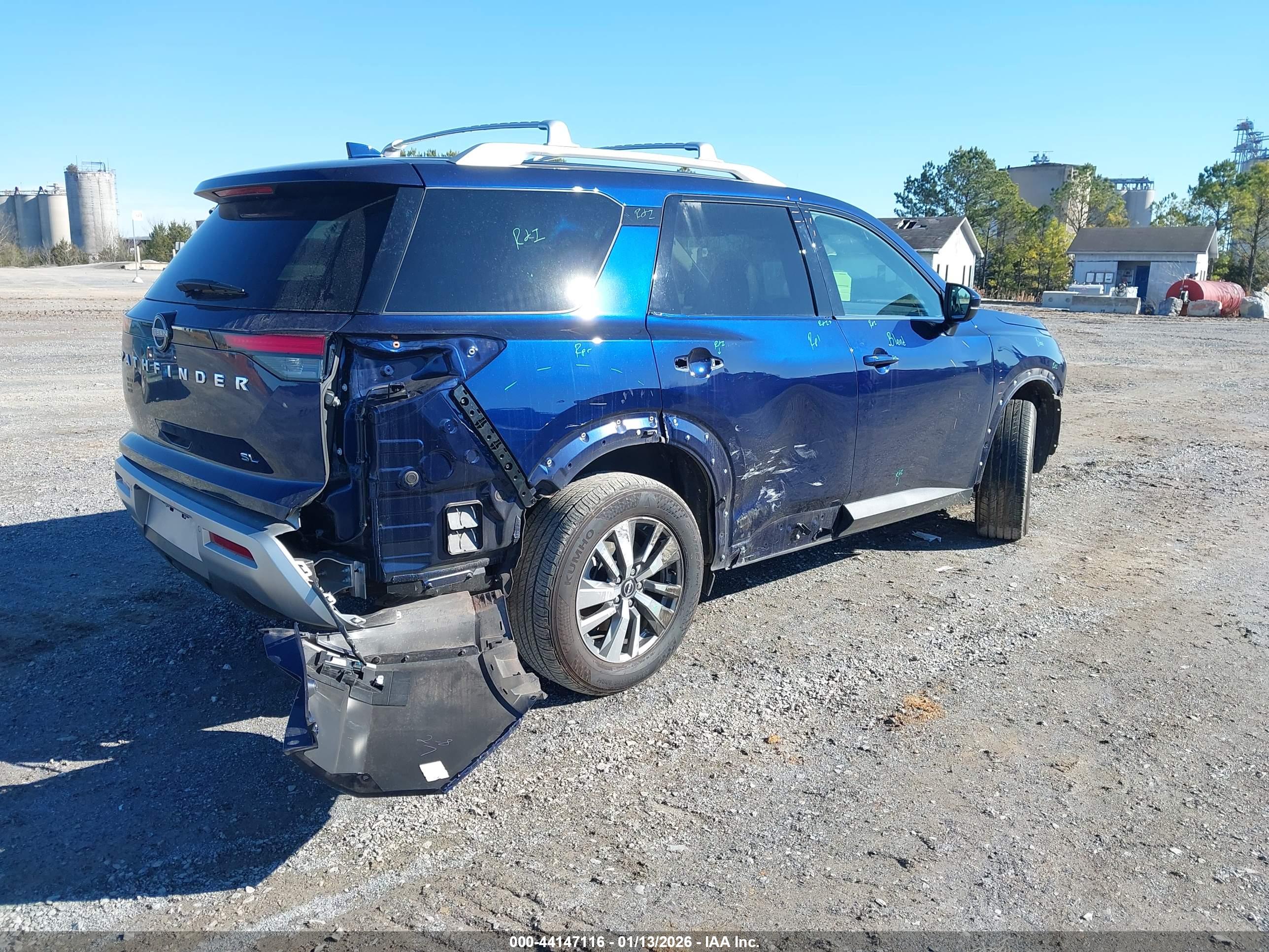 NISSAN PATHFINDER image 4
