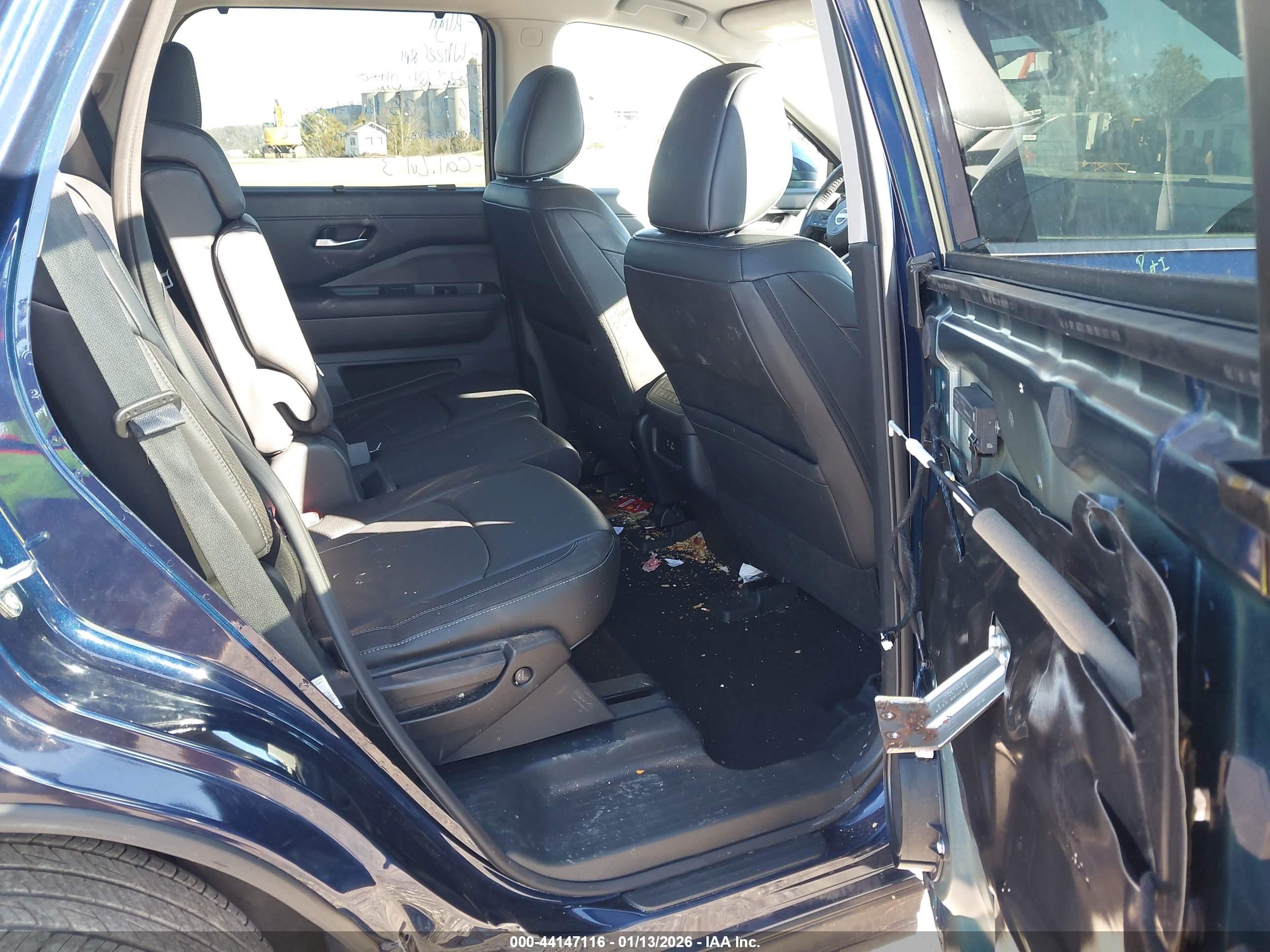 NISSAN PATHFINDER image 8