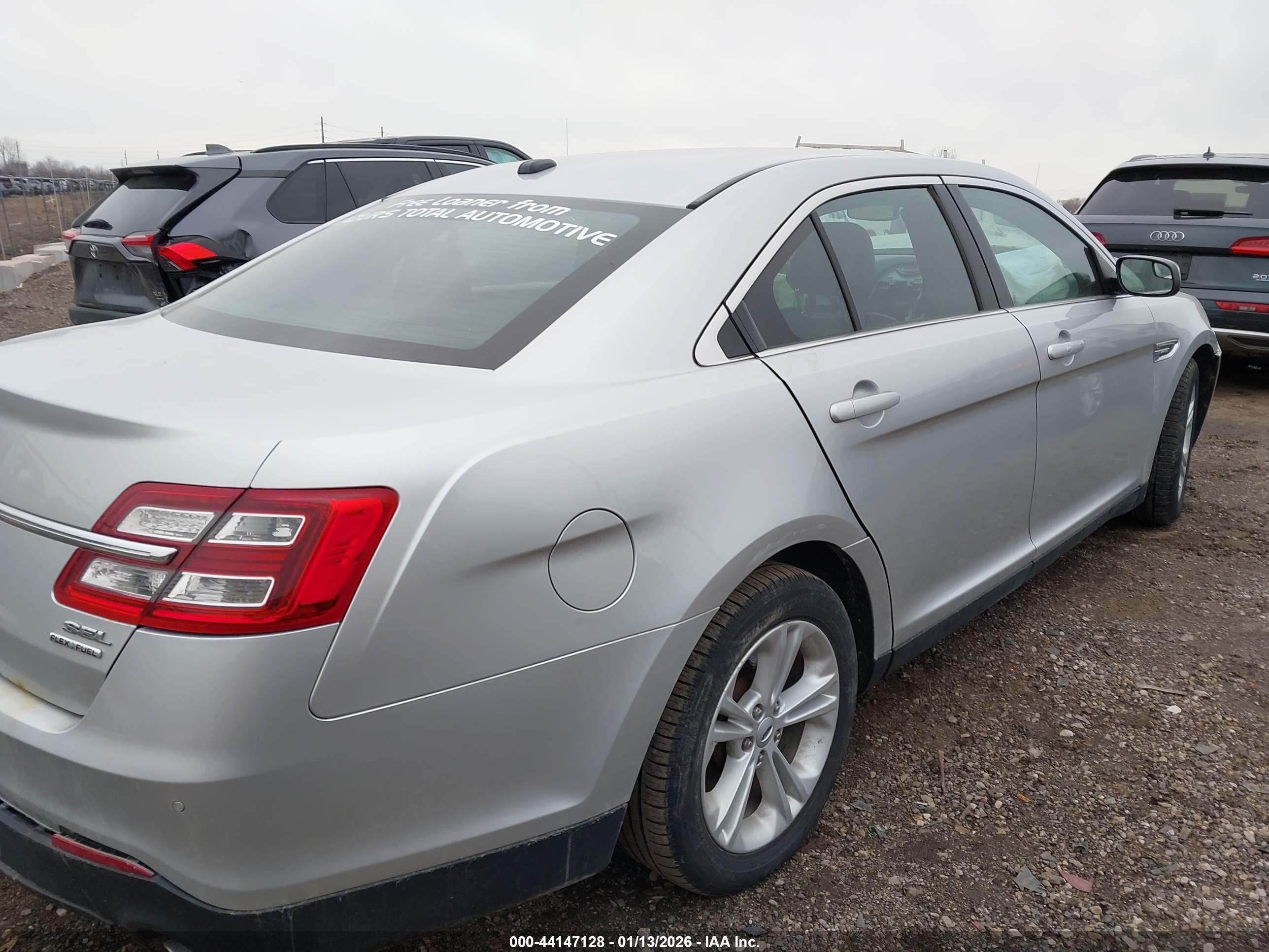 FORD TAURUS image 4