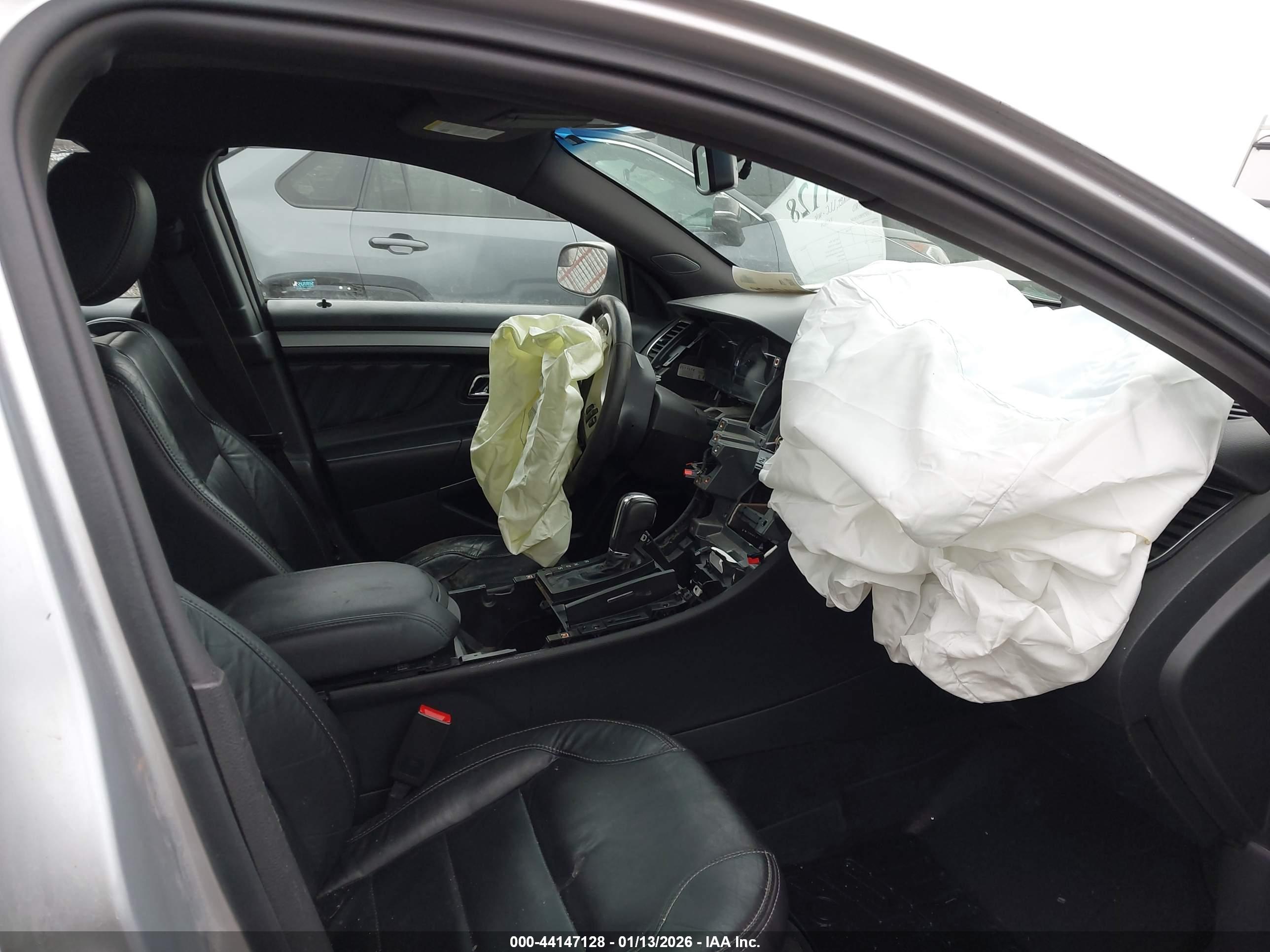 FORD TAURUS image 5