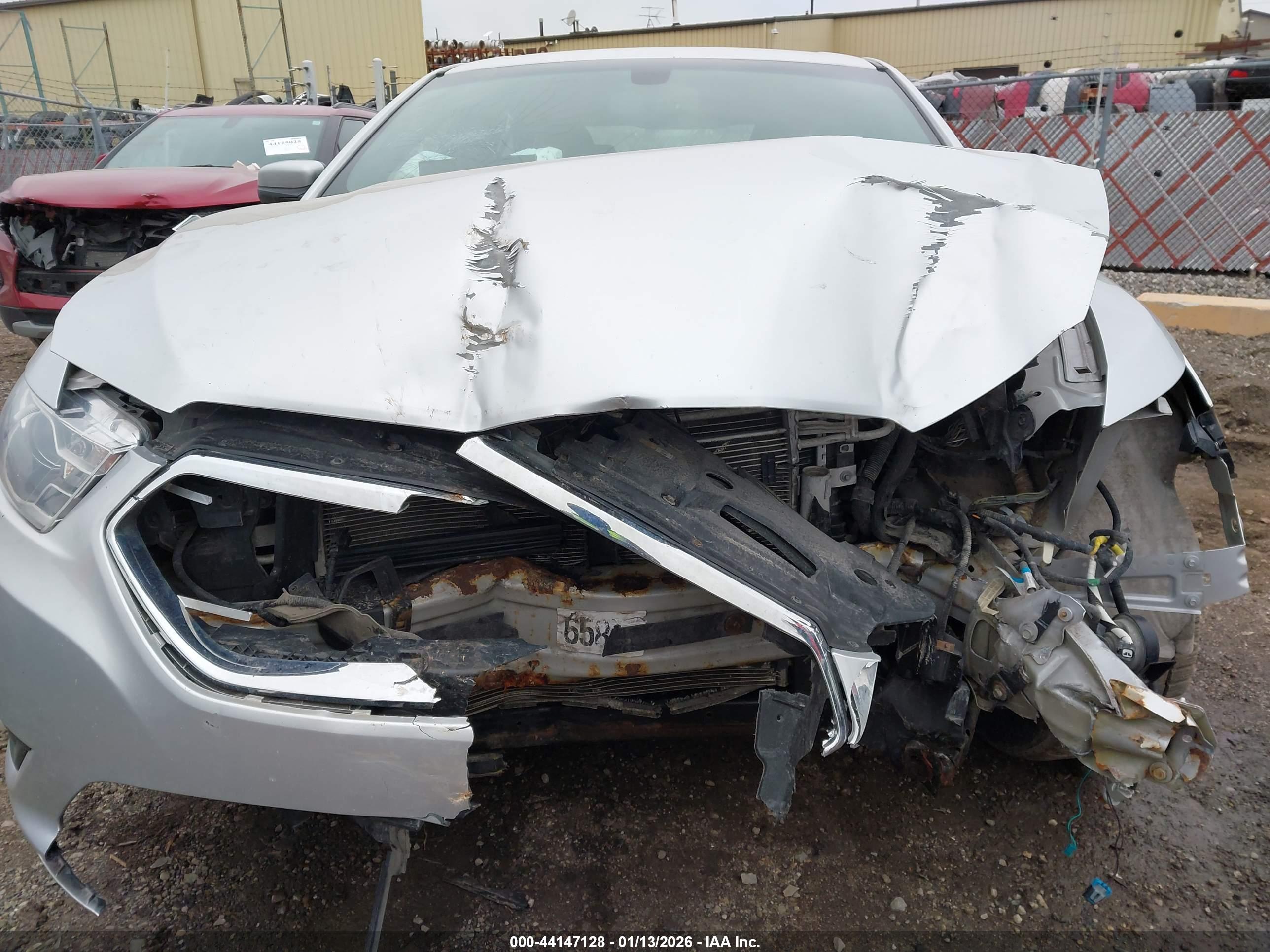 FORD TAURUS image 6