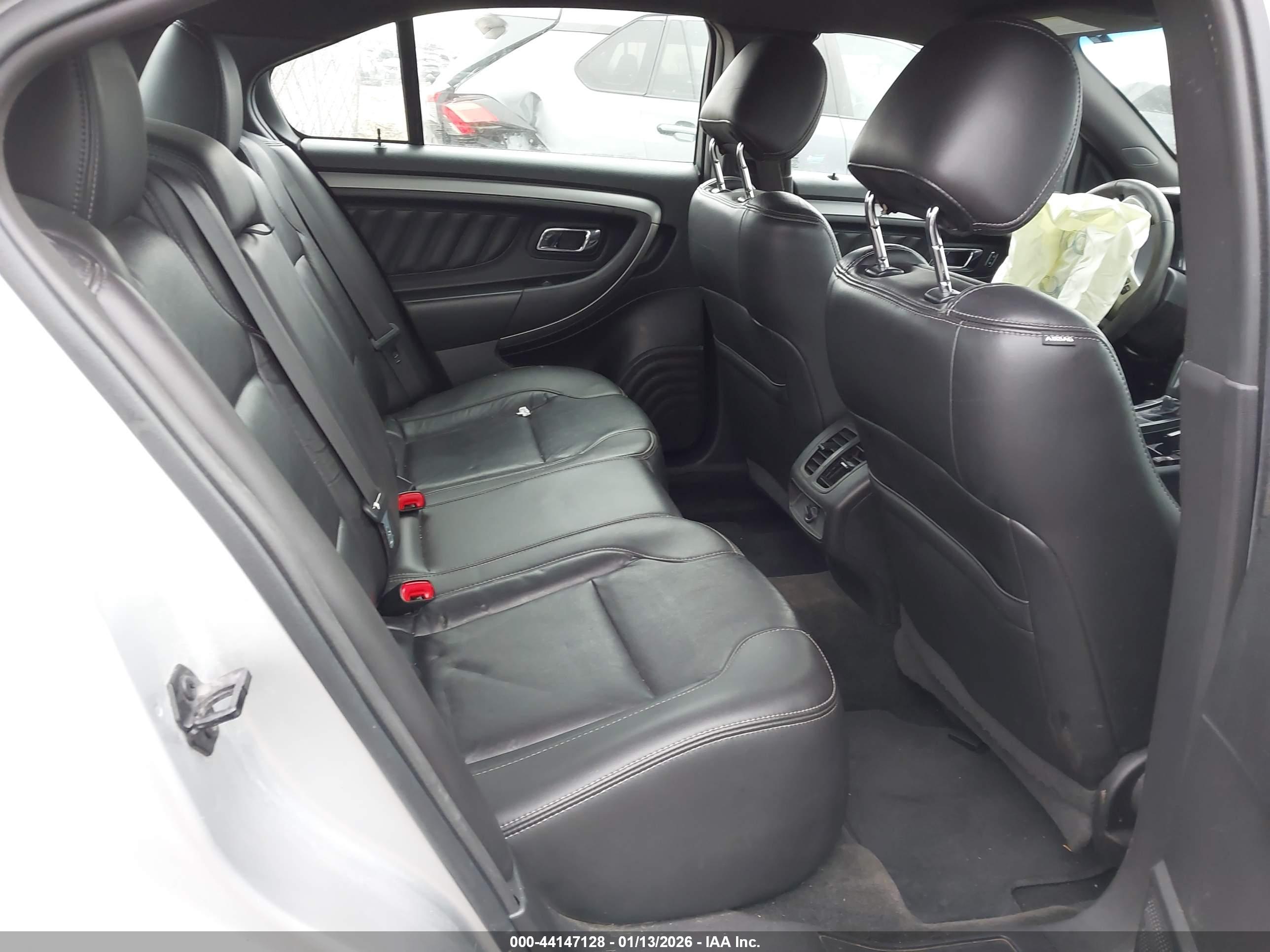 FORD TAURUS image 8