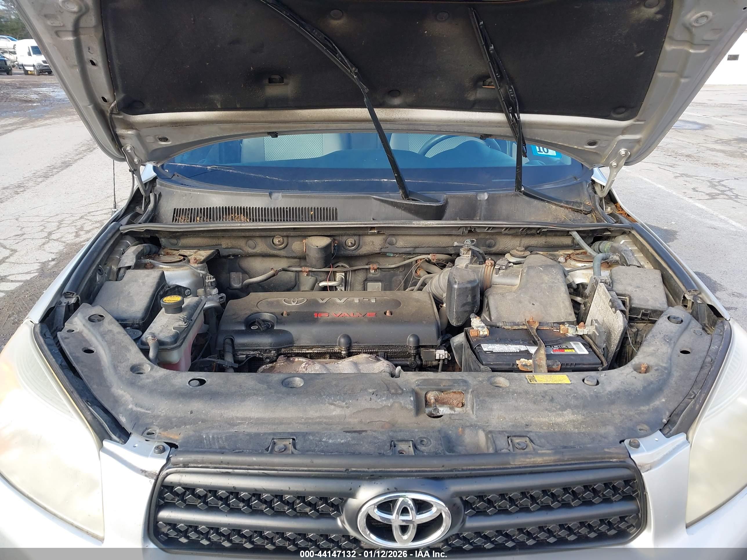 TOYOTA RAV4 image 10