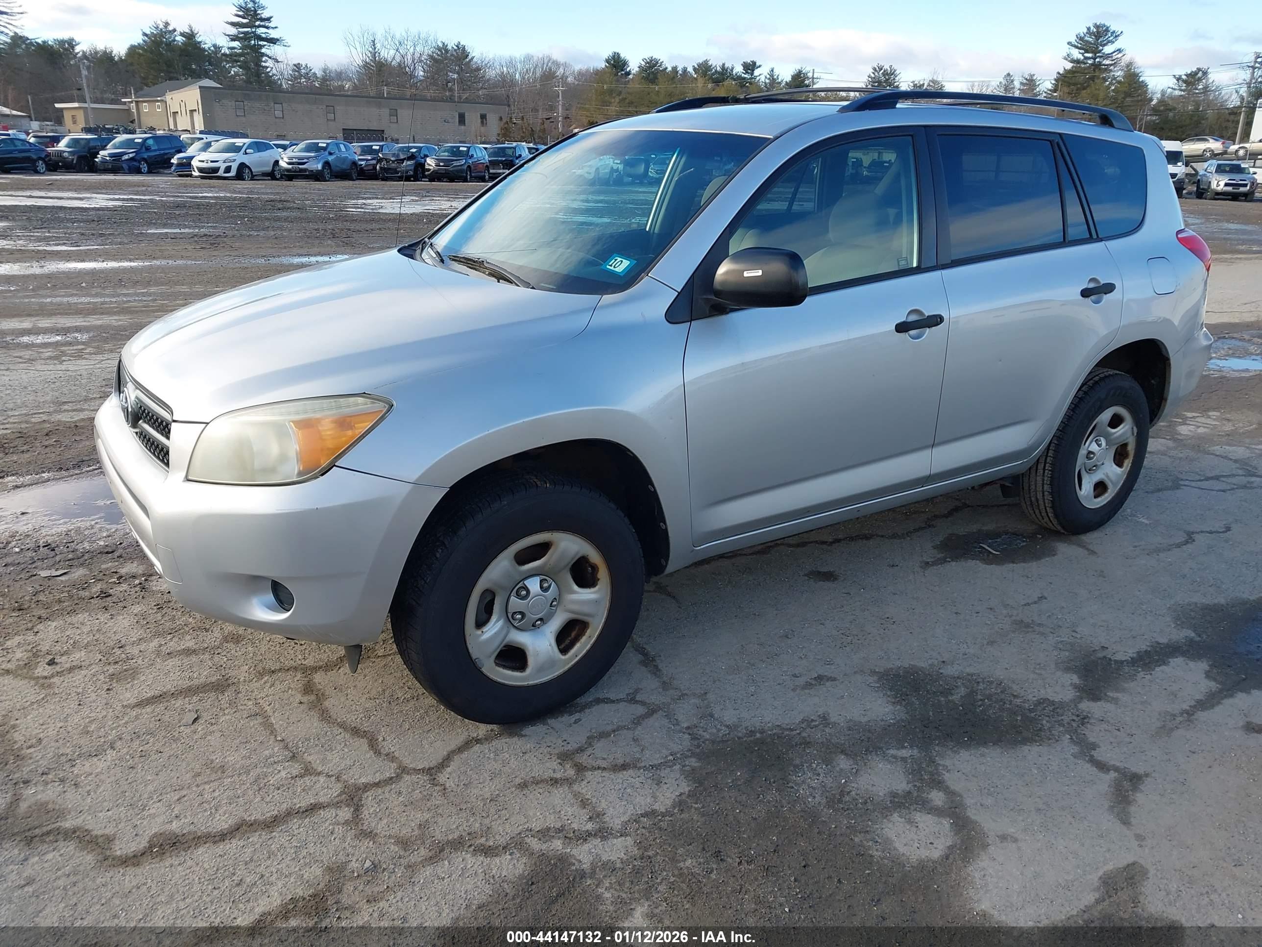 TOYOTA RAV4 image 2