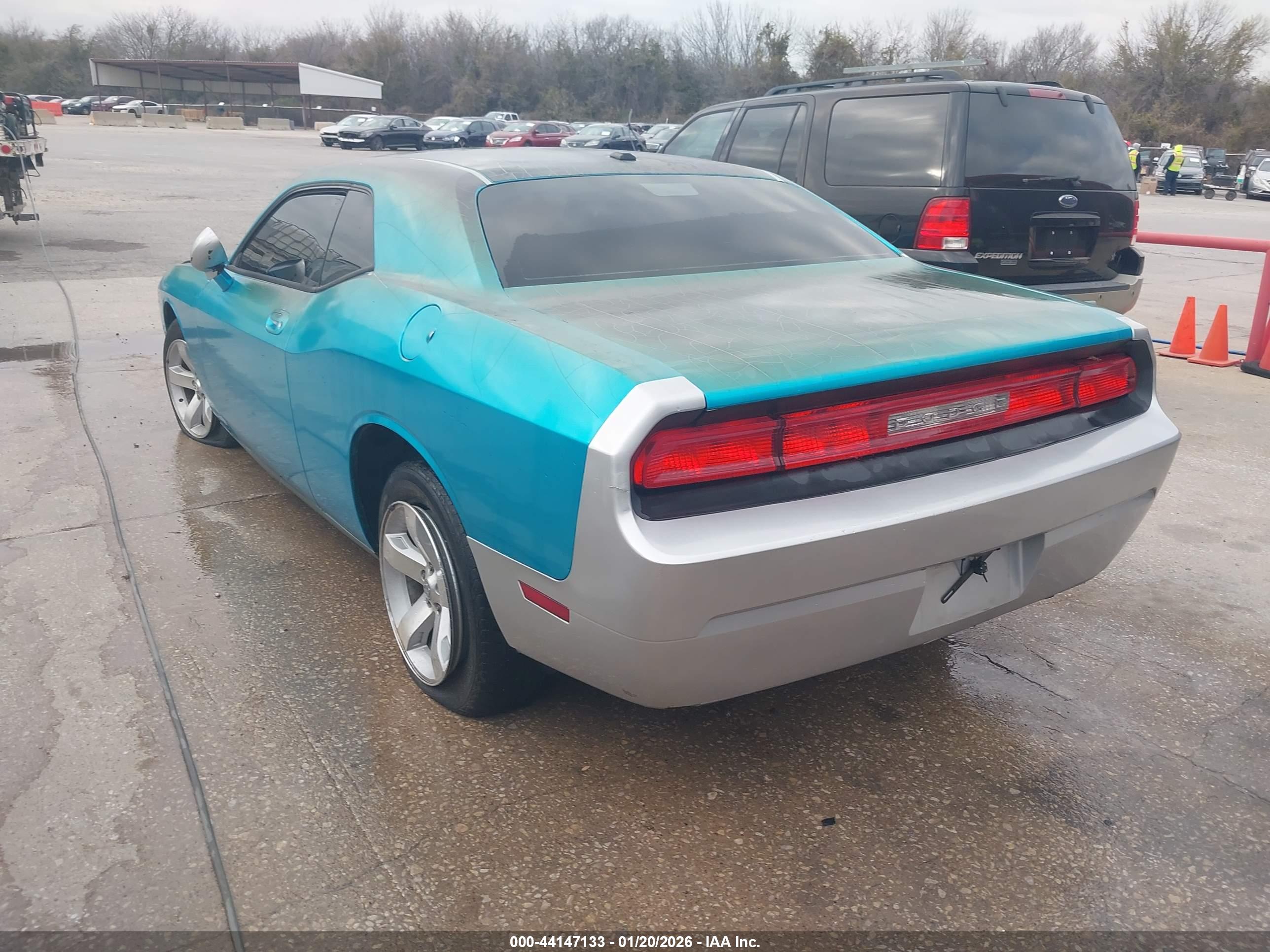 DODGE CHALLENGER image 3