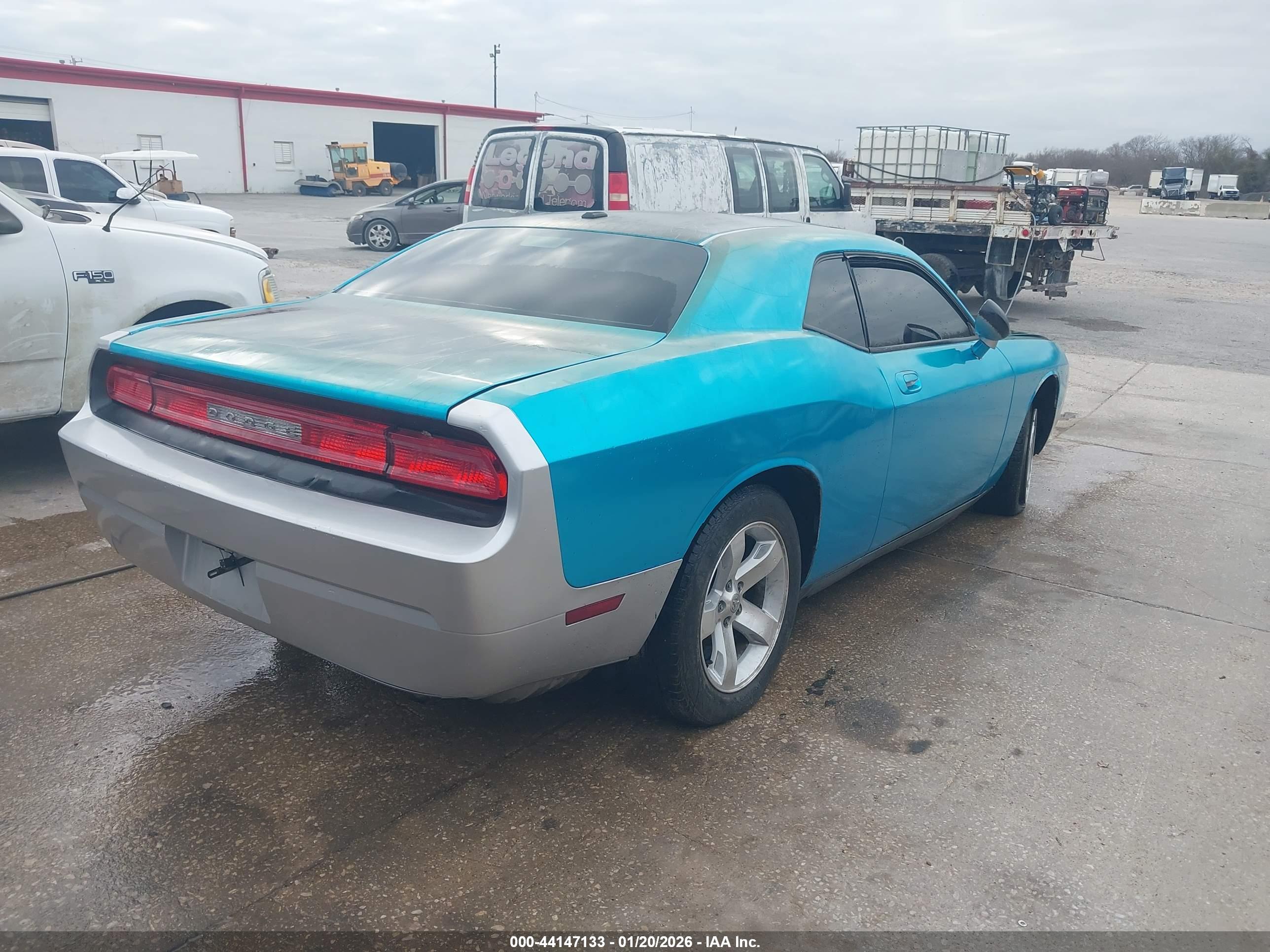 DODGE CHALLENGER image 4