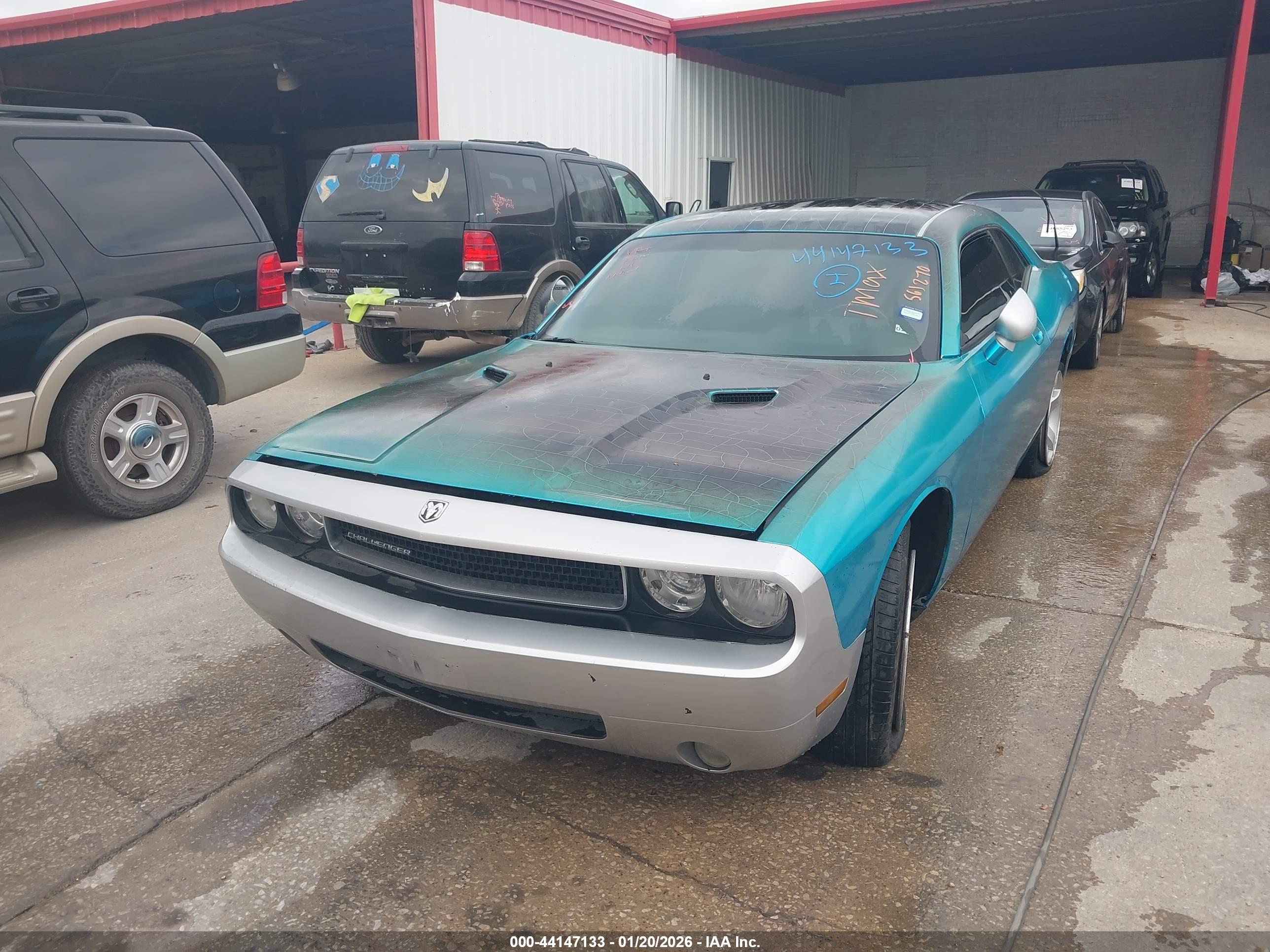 DODGE CHALLENGER image 6