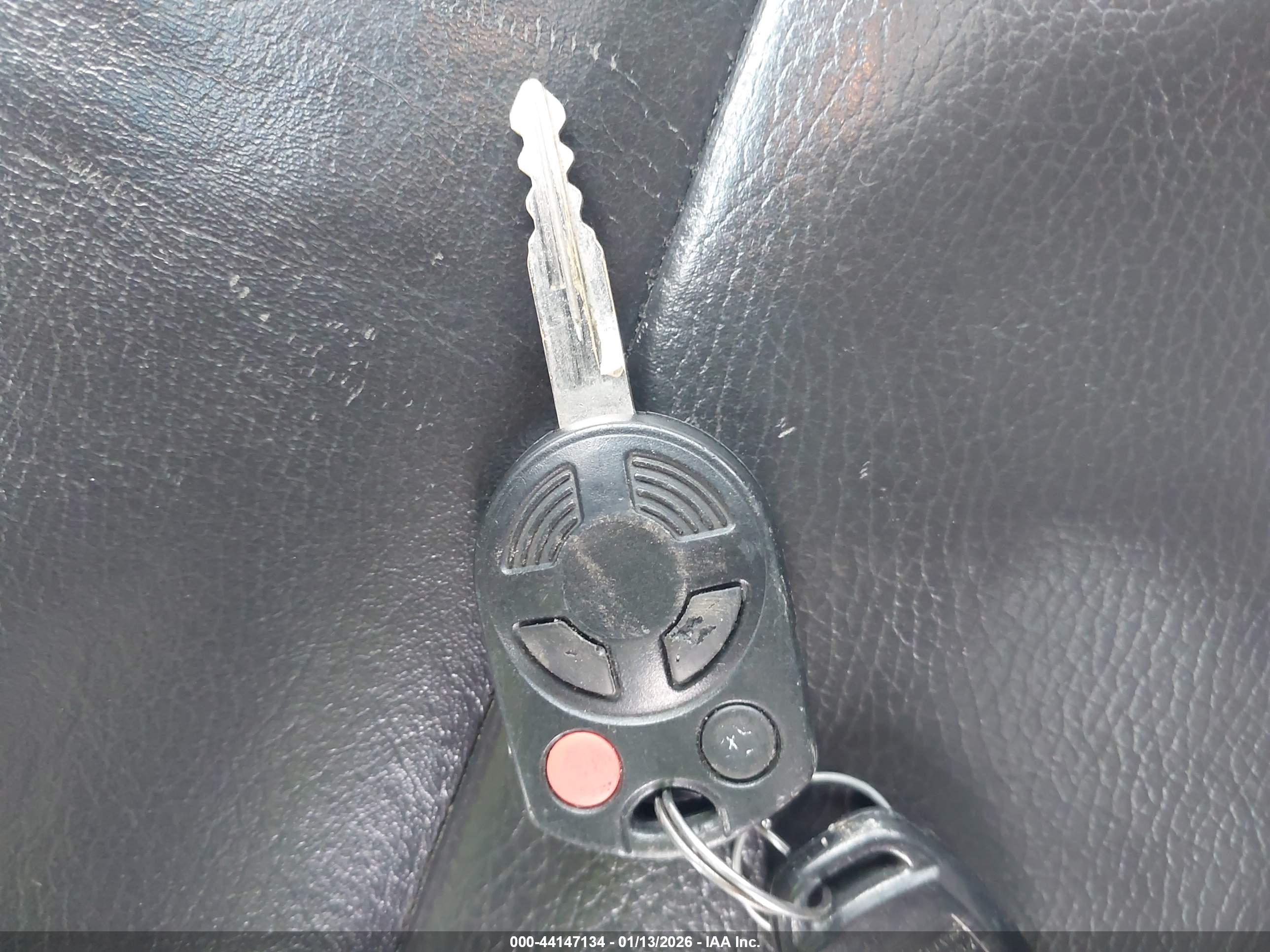 FORD FUSION image 11