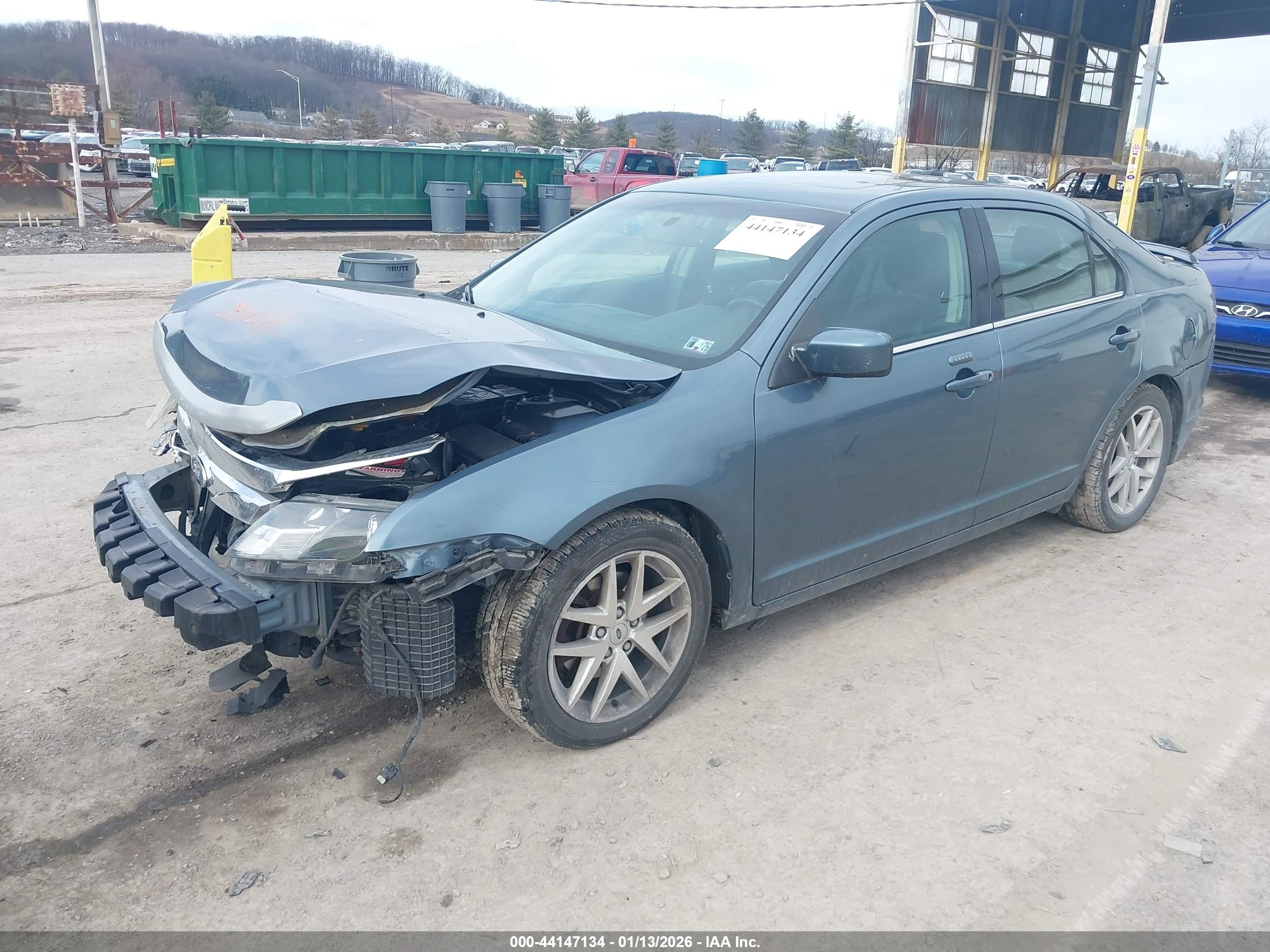 FORD FUSION image 2
