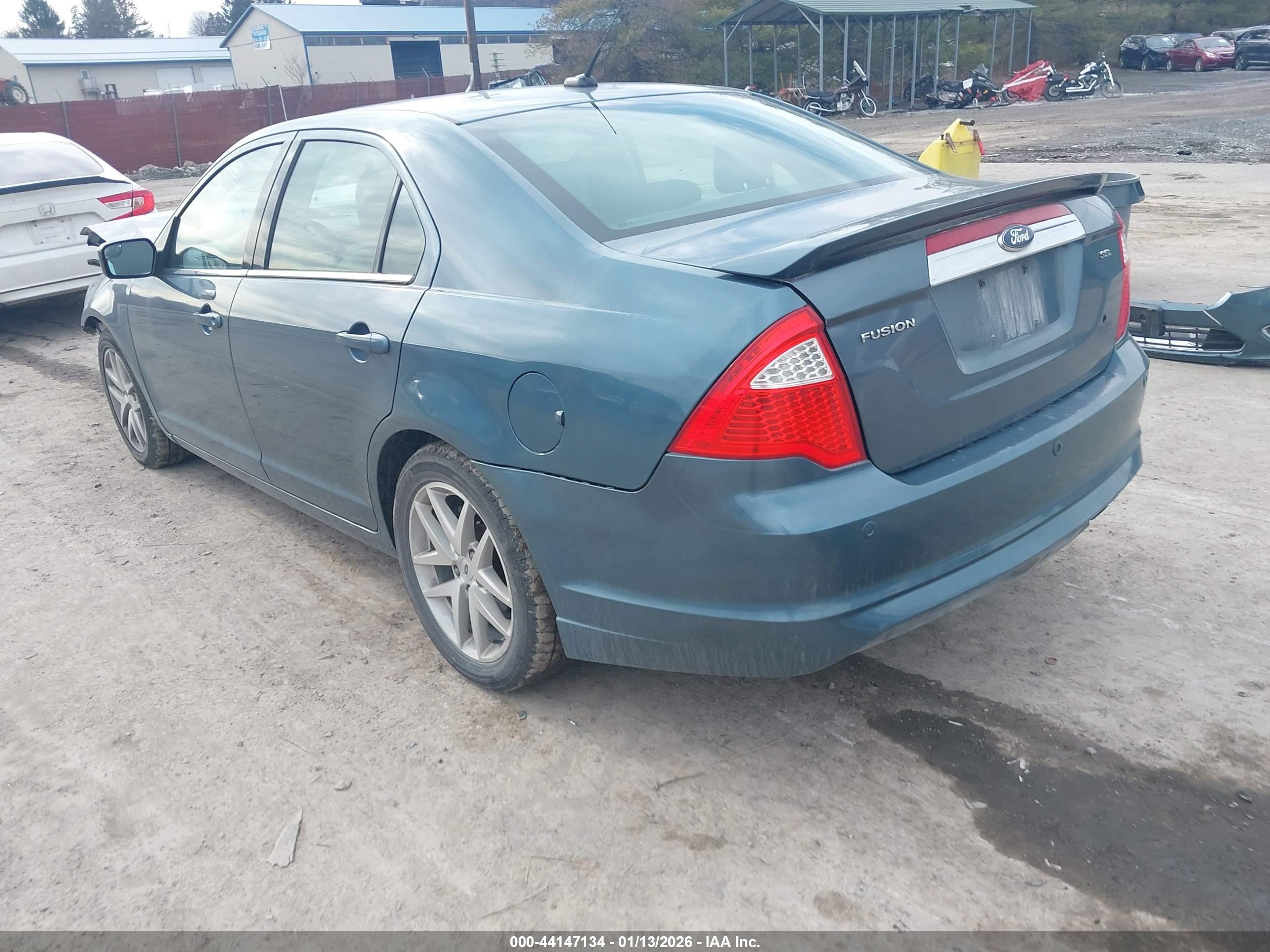 FORD FUSION image 3