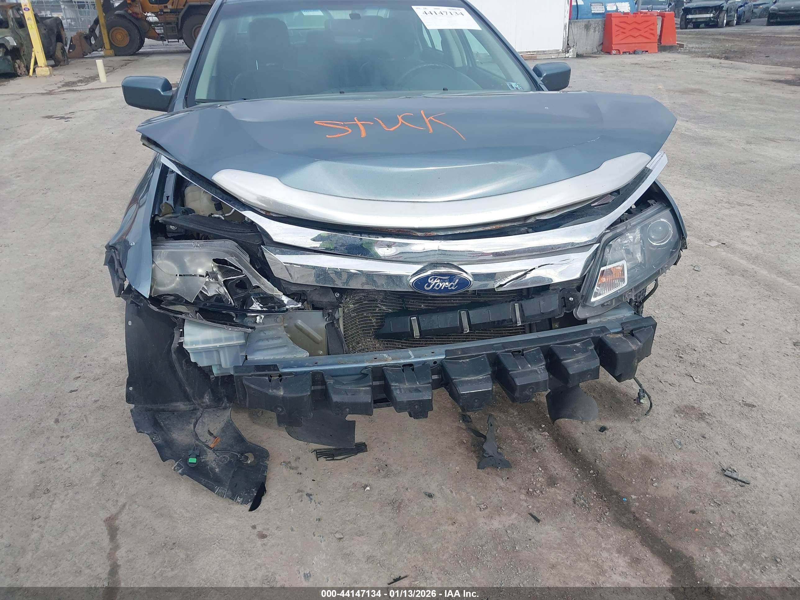 FORD FUSION image 6