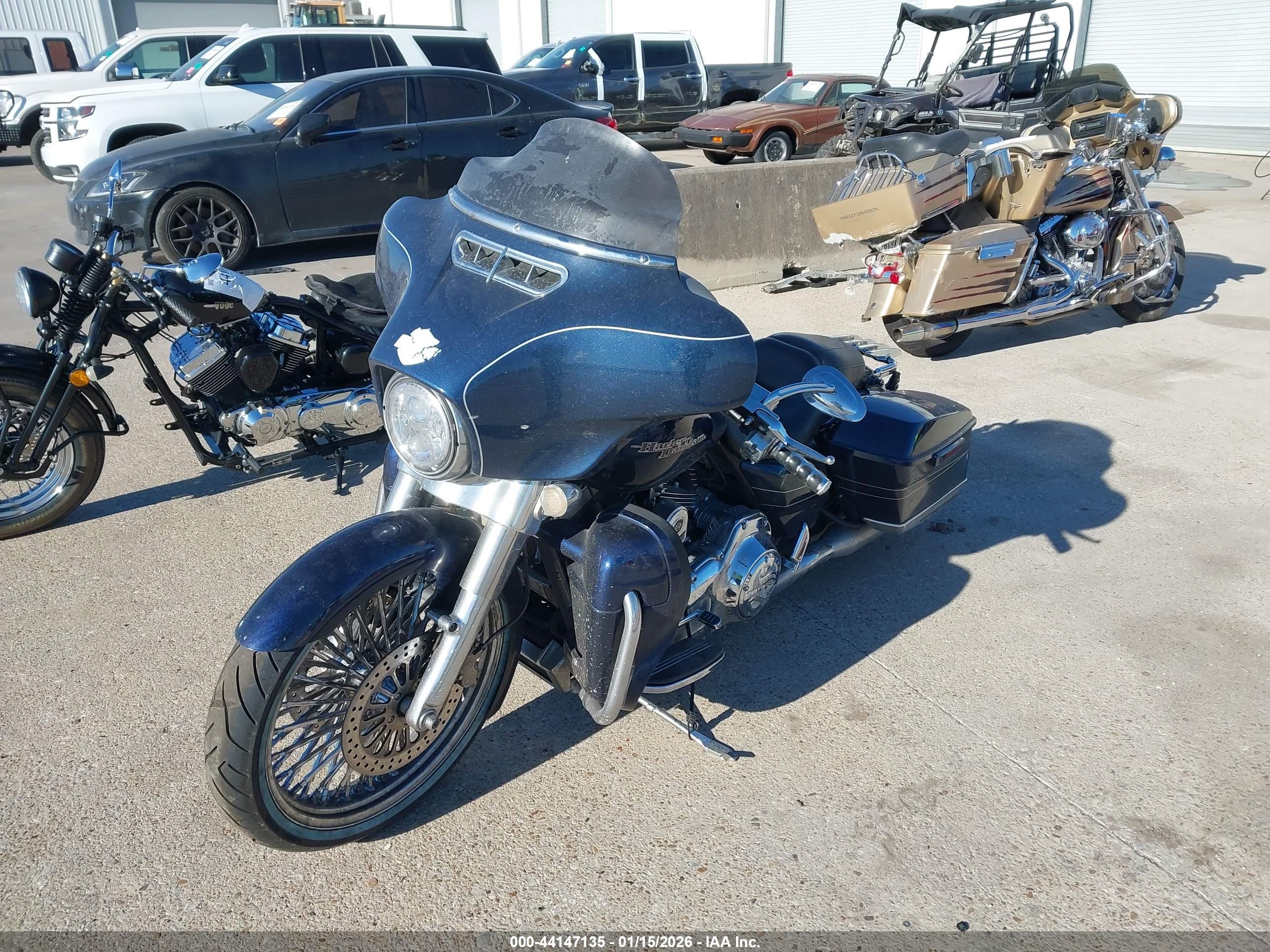 HARLEY-DAVIDSON FLHX image 2