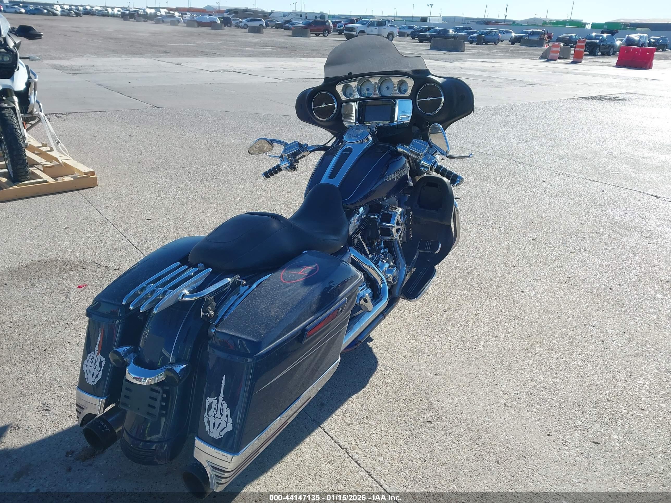 HARLEY-DAVIDSON FLHX image 4