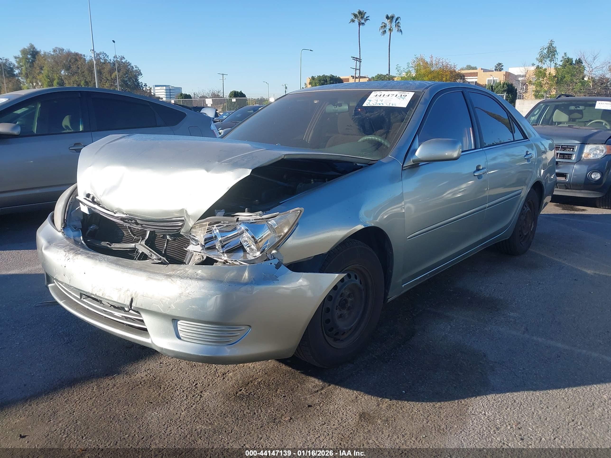 TOYOTA CAMRY image 2