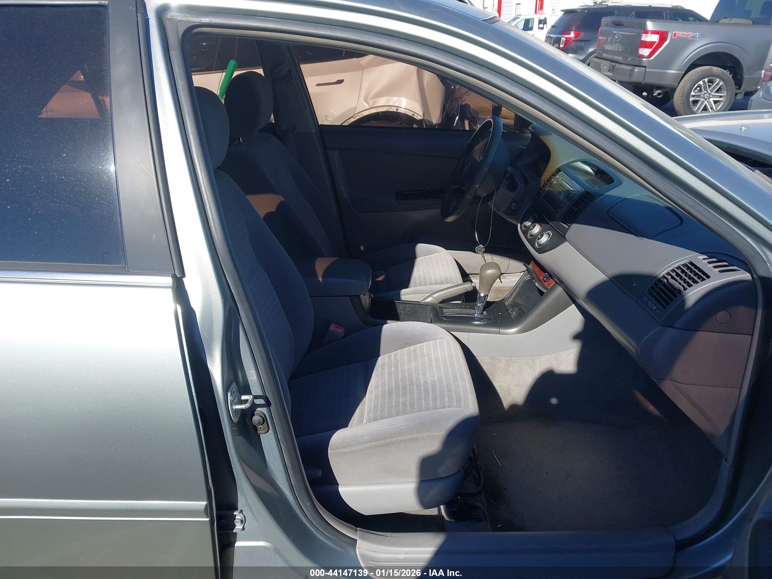 TOYOTA CAMRY image 5