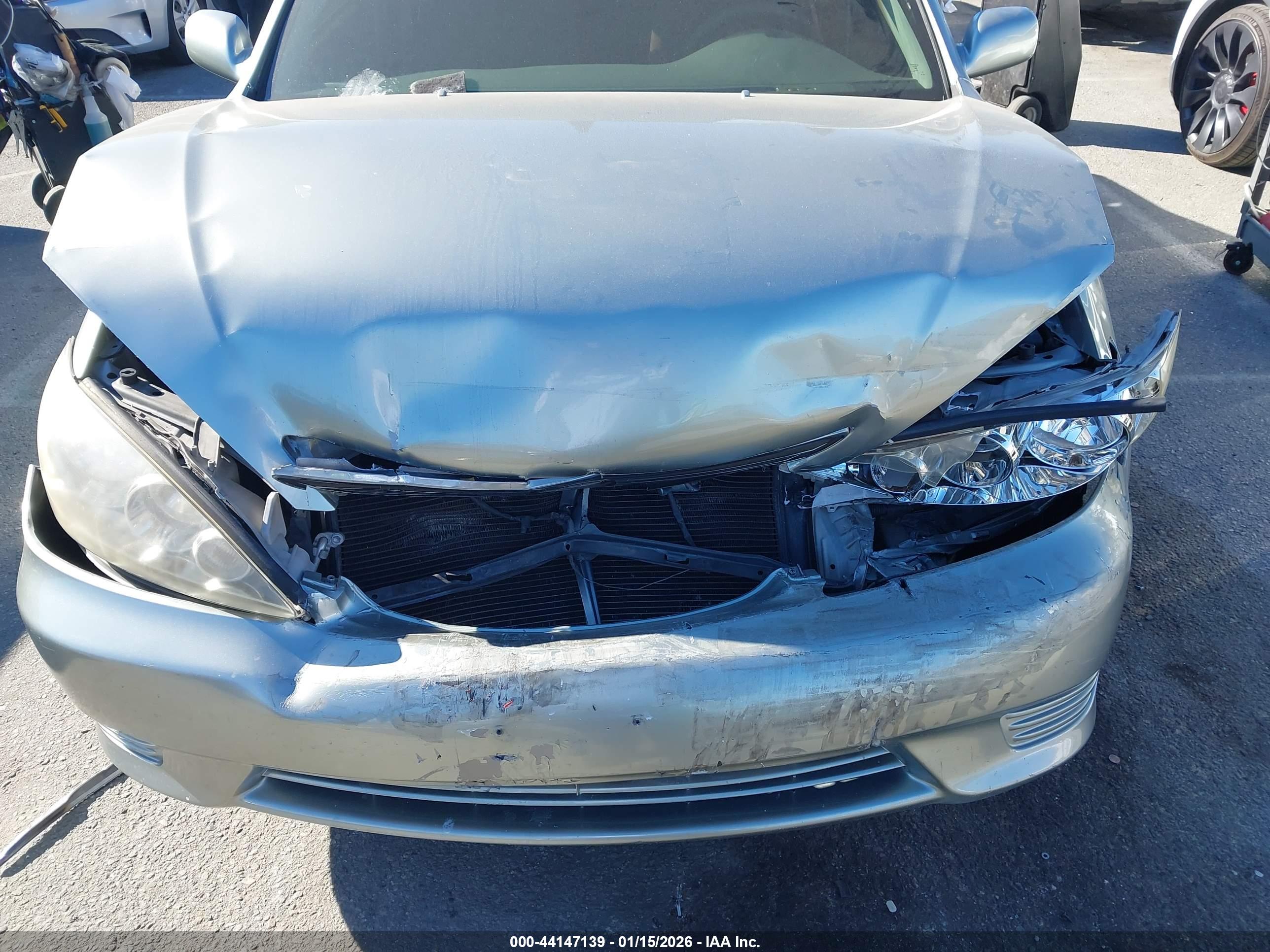 TOYOTA CAMRY image 6