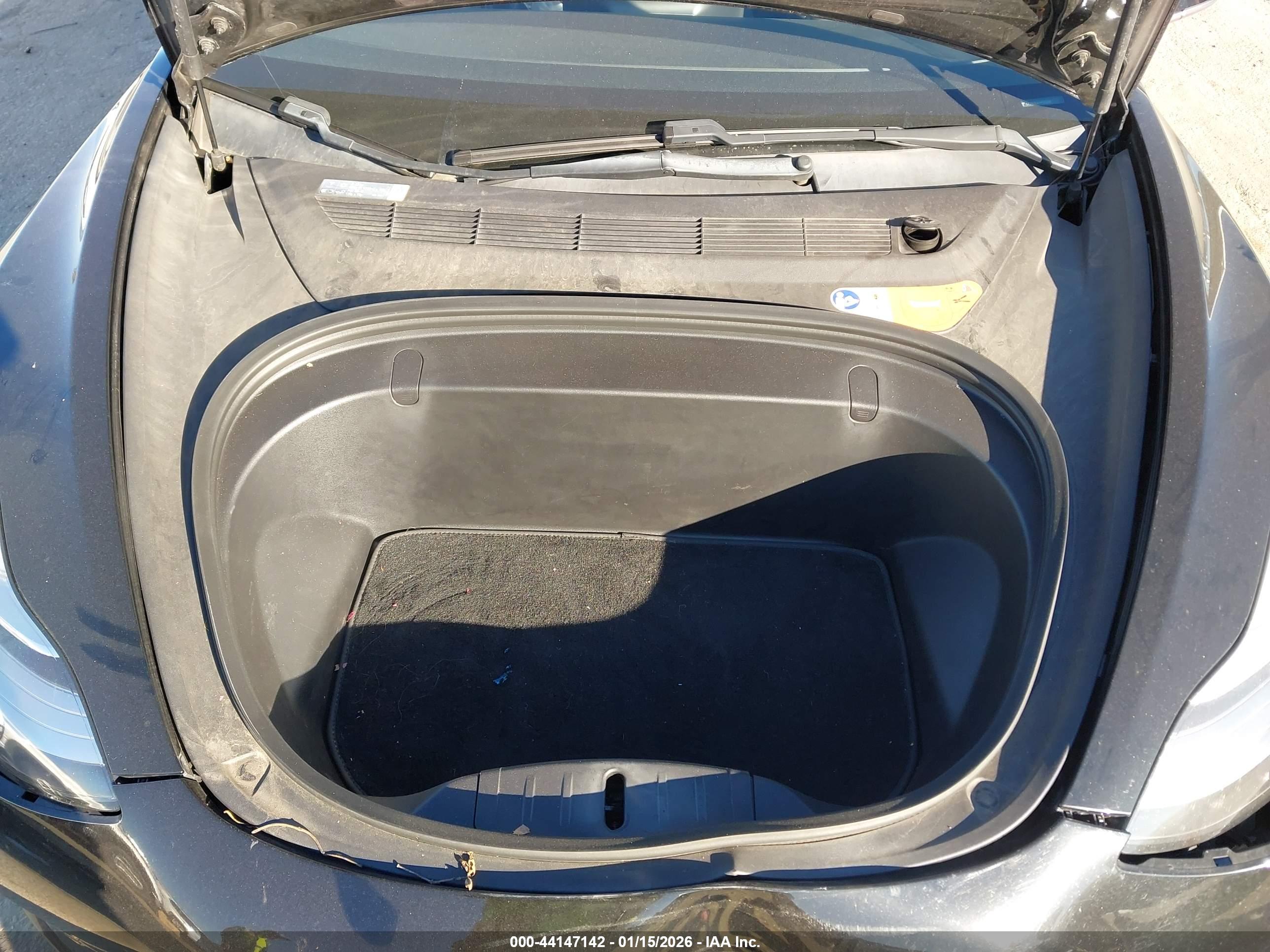 TESLA MODEL image 10