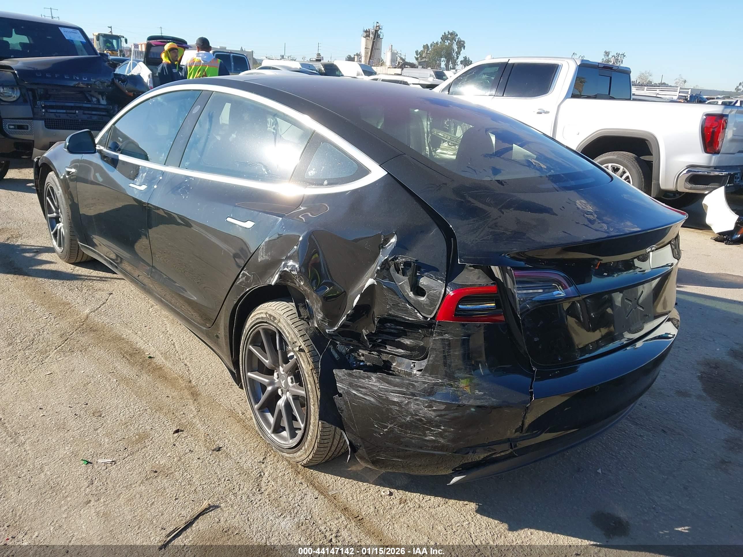 TESLA MODEL image 3