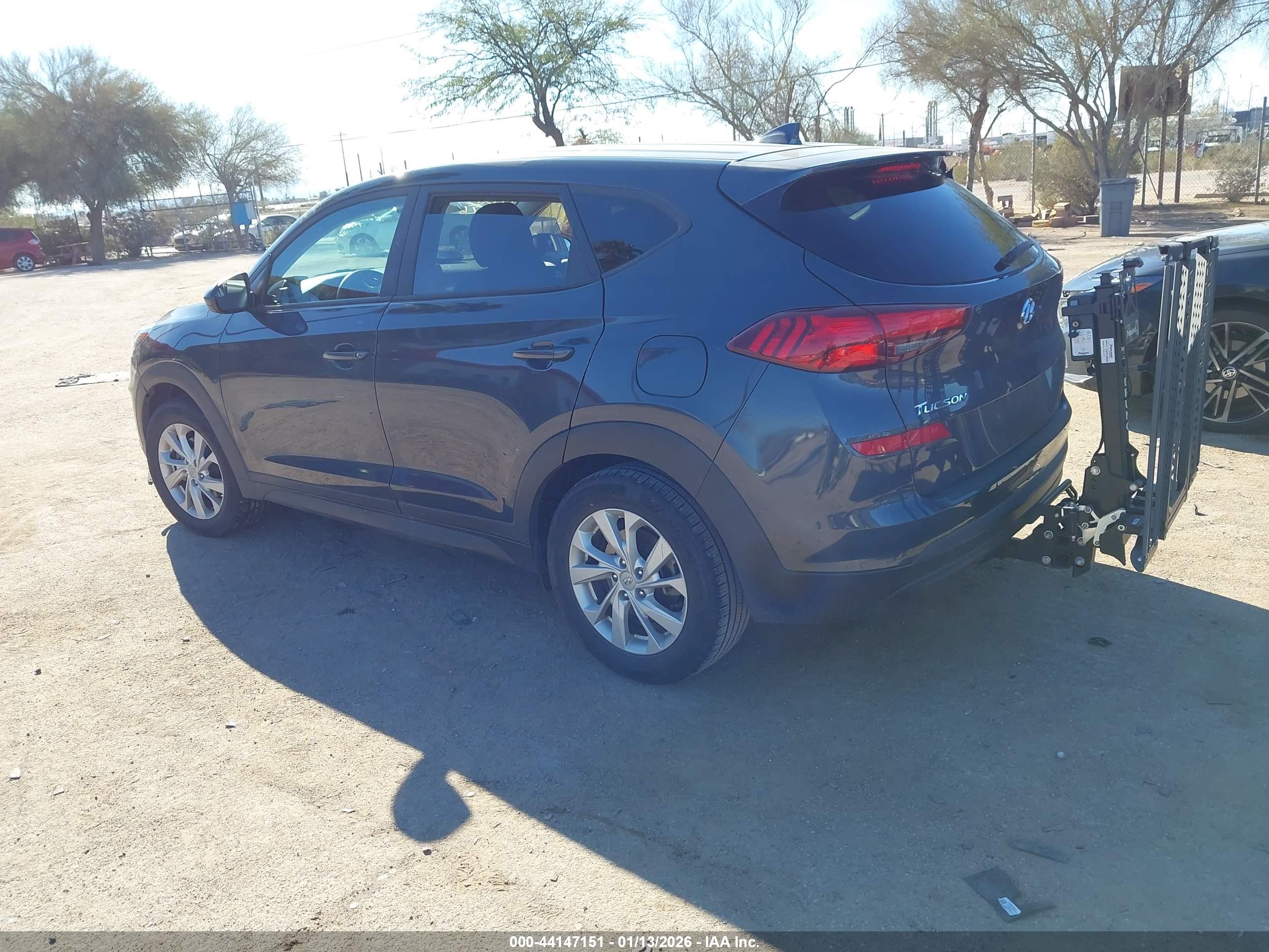 HYUNDAI TUCSON image 3