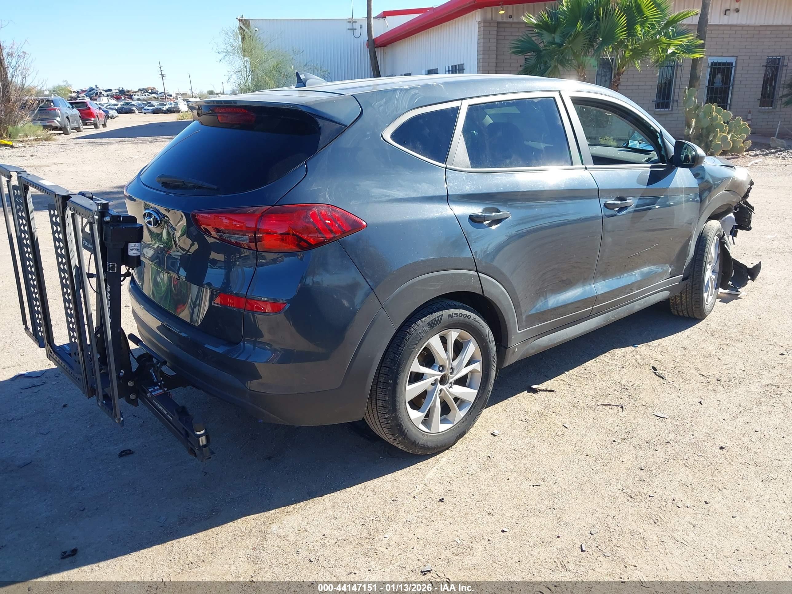 HYUNDAI TUCSON image 4