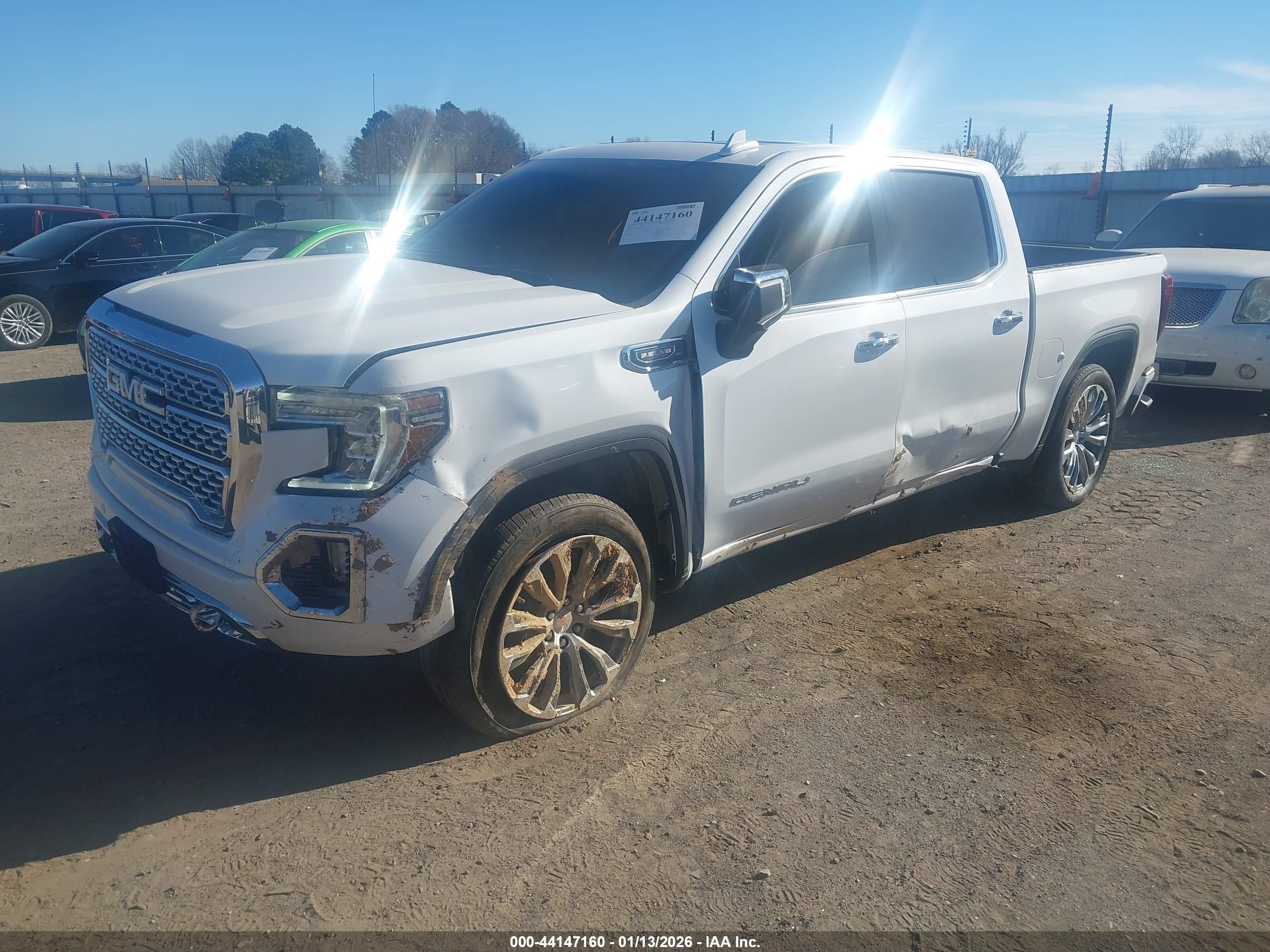 GMC SIERRA image 2