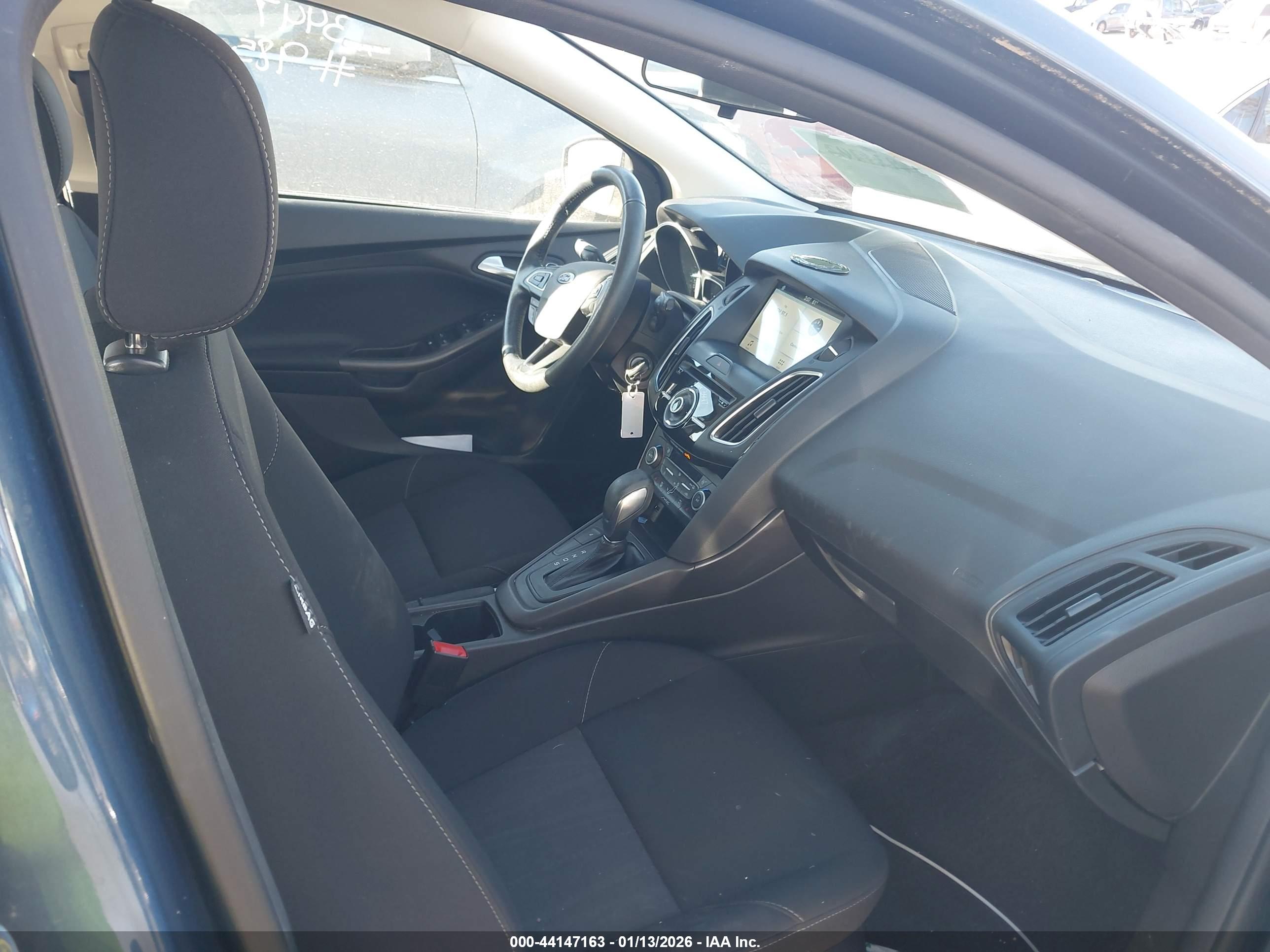FORD FOCUS image 5
