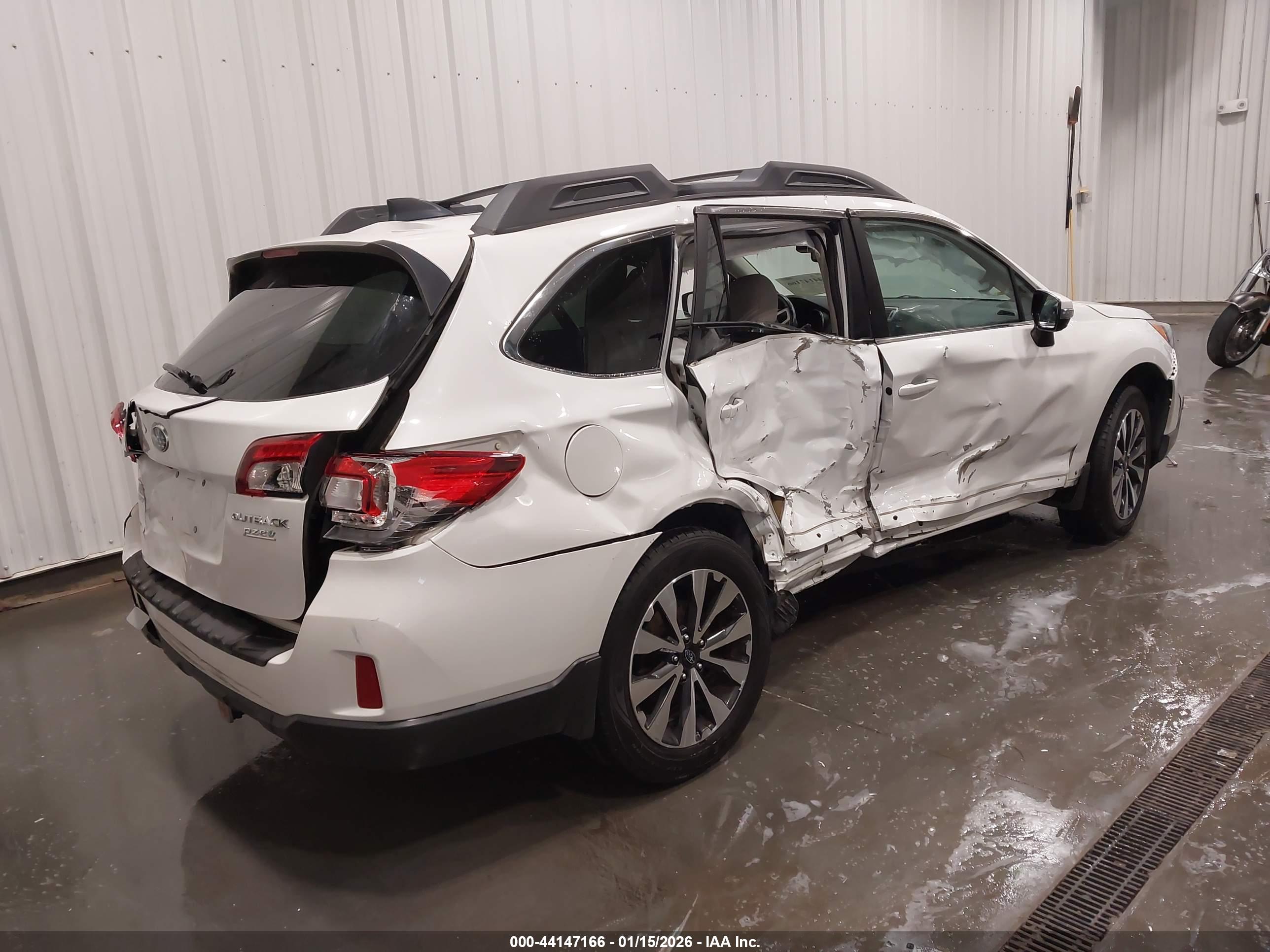 SUBARU OUTBACK image 4