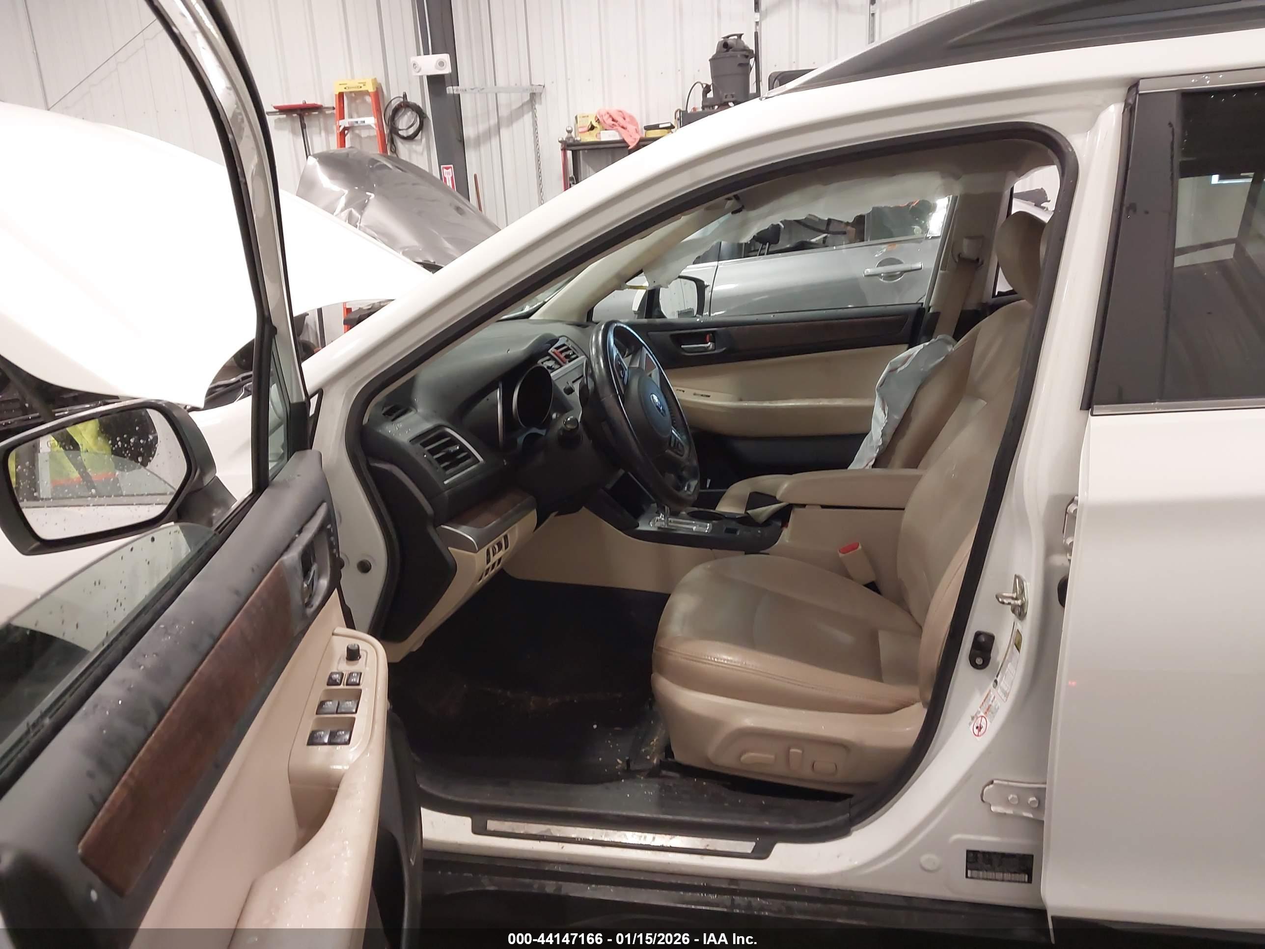 SUBARU OUTBACK image 5