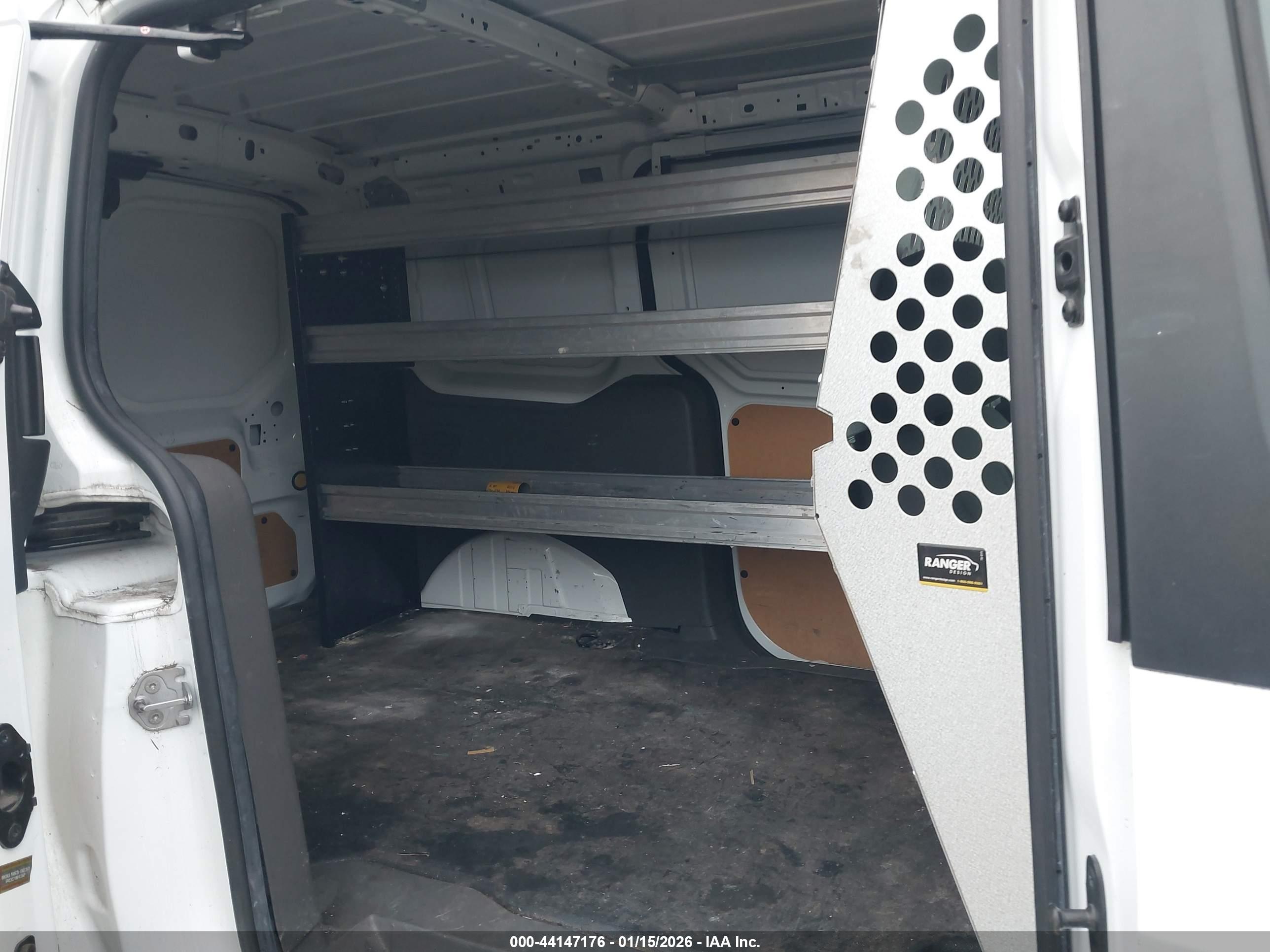 FORD TRANSIT image 8