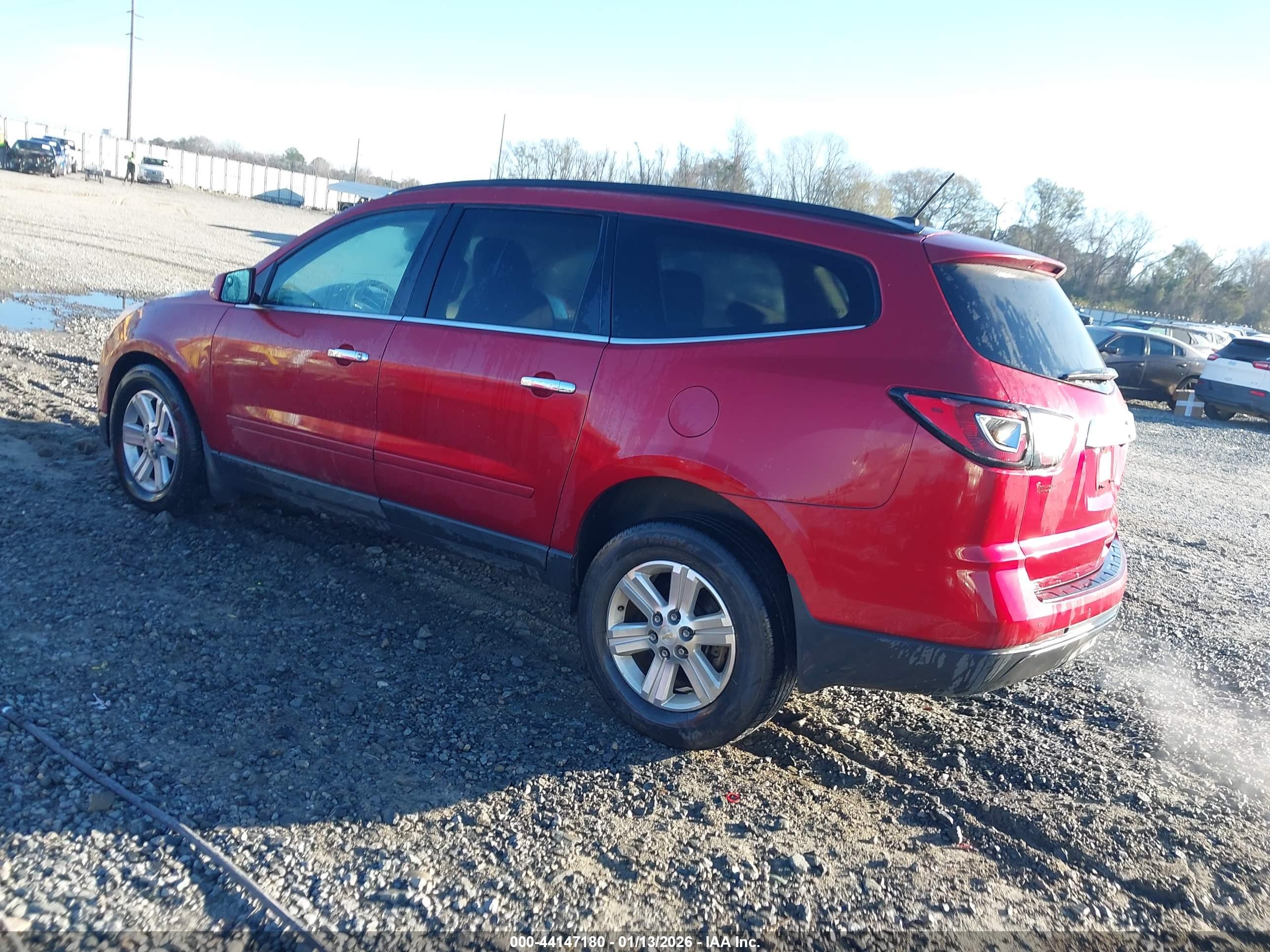 CHEVROLET TRAVERSE image 3