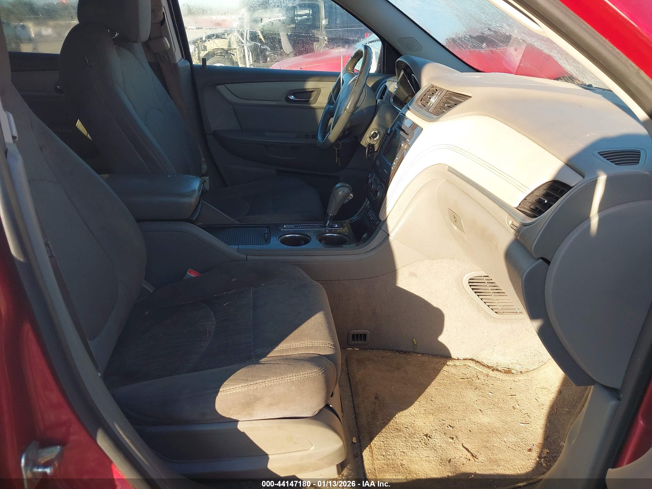 CHEVROLET TRAVERSE image 5