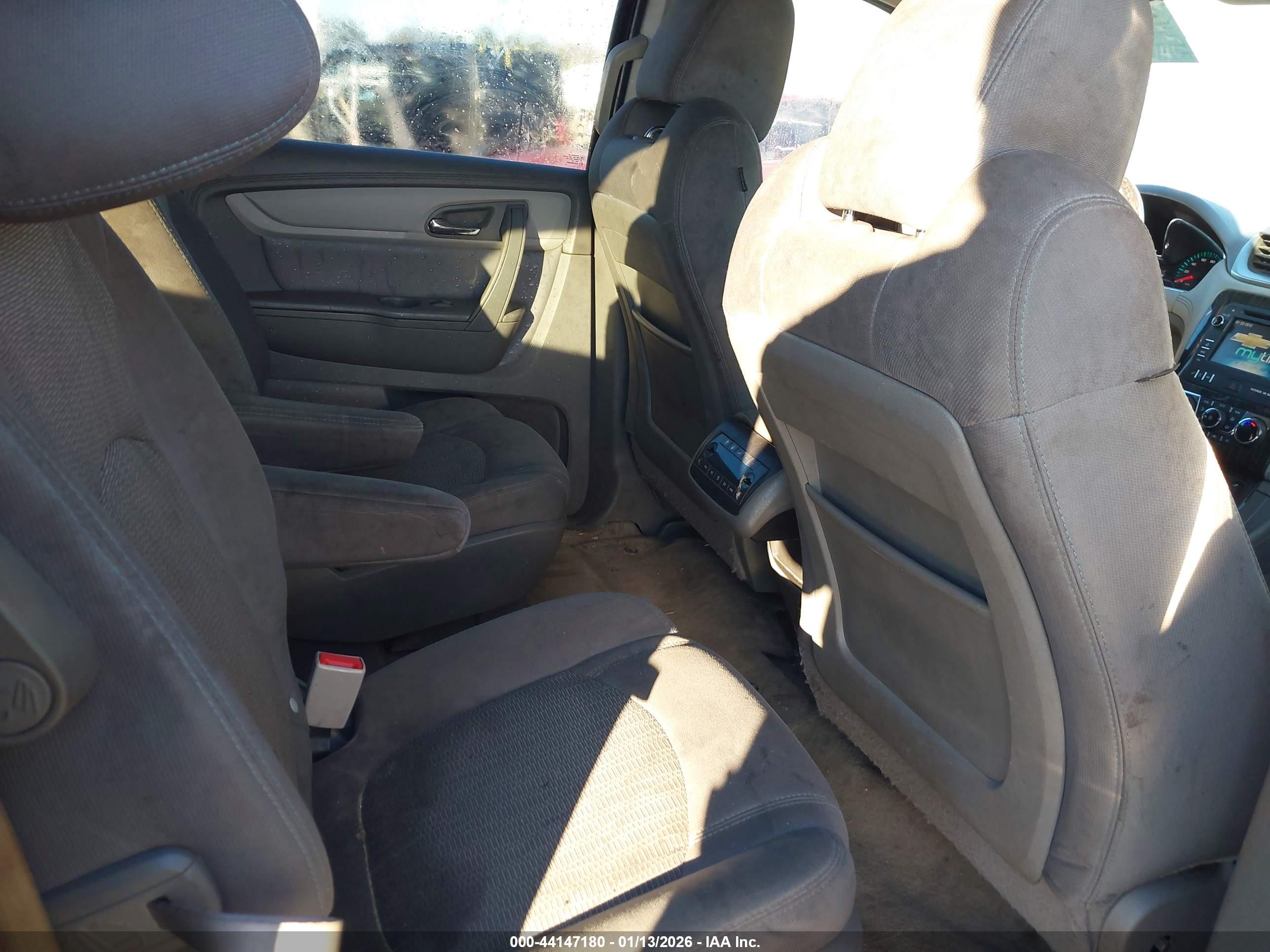 CHEVROLET TRAVERSE image 8