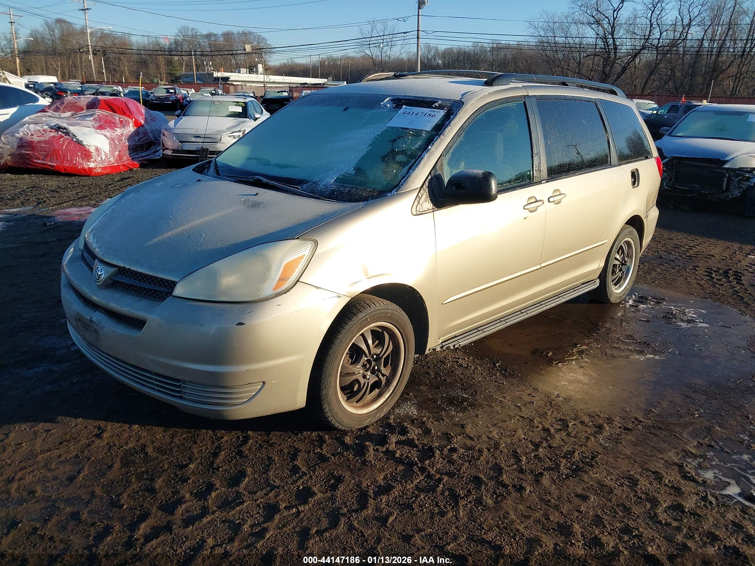 TOYOTA SIENNA image 2