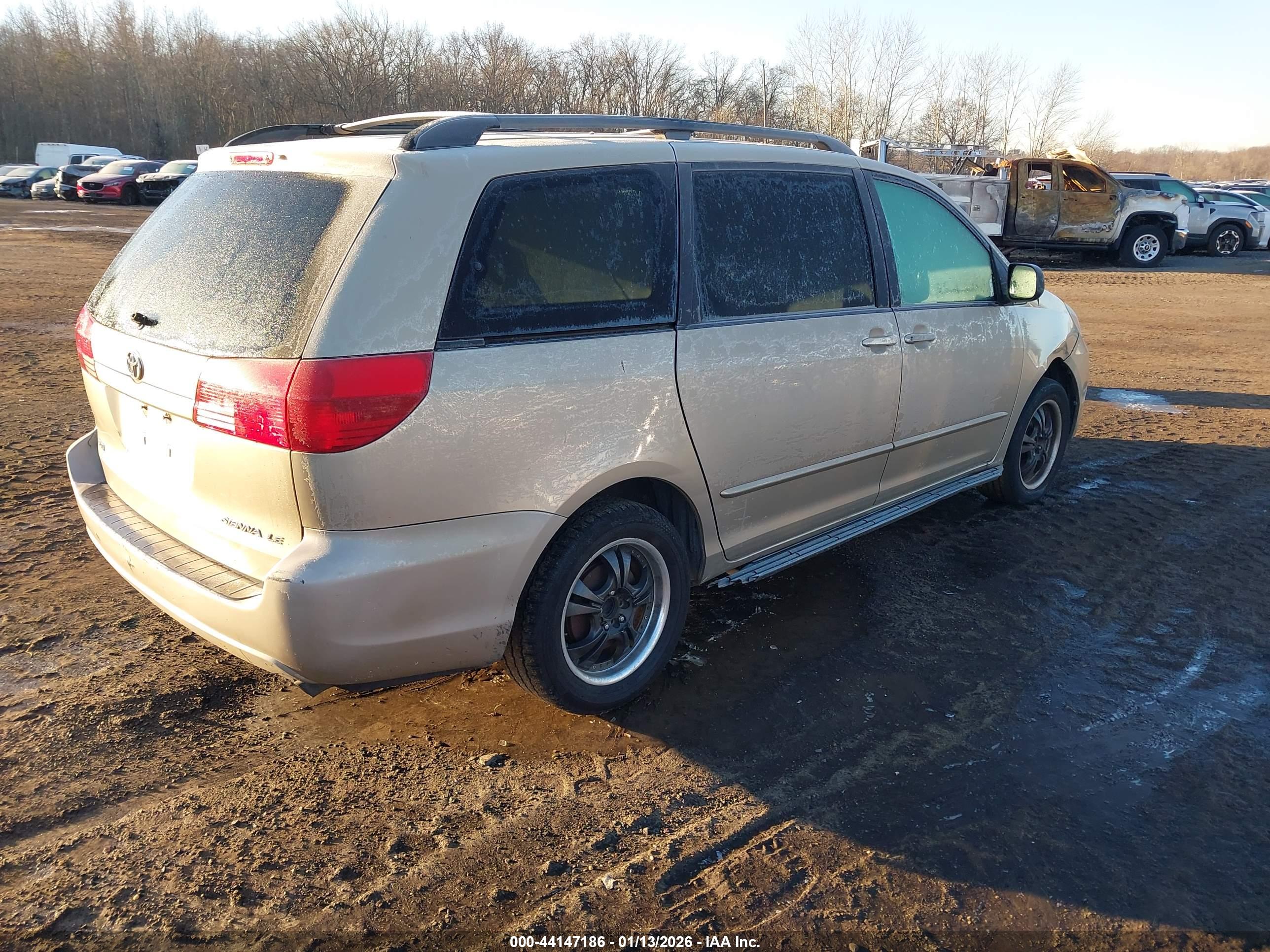 TOYOTA SIENNA image 4