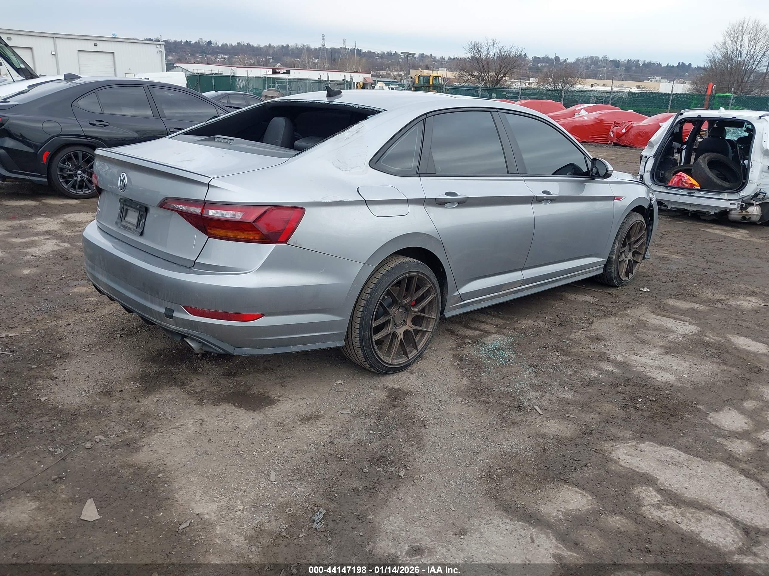 VOLKSWAGEN JETTA image 4