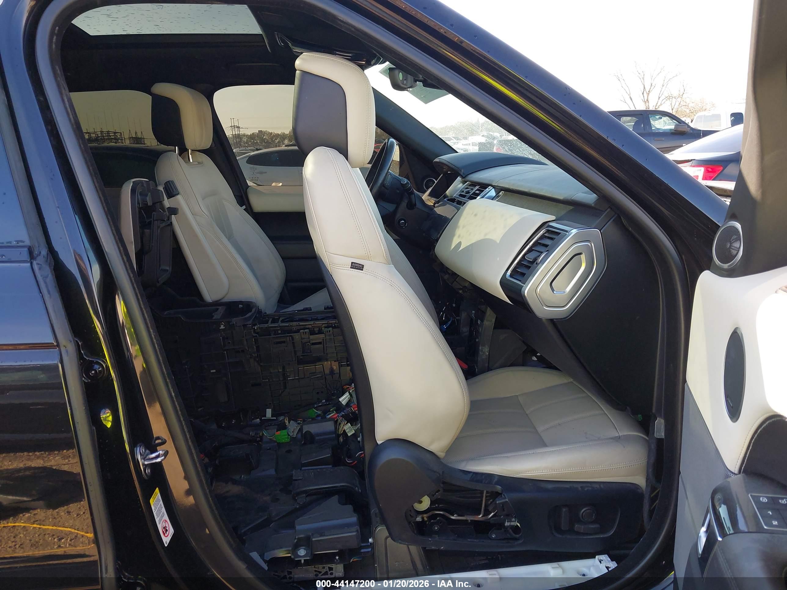 LAND ROVER image 5