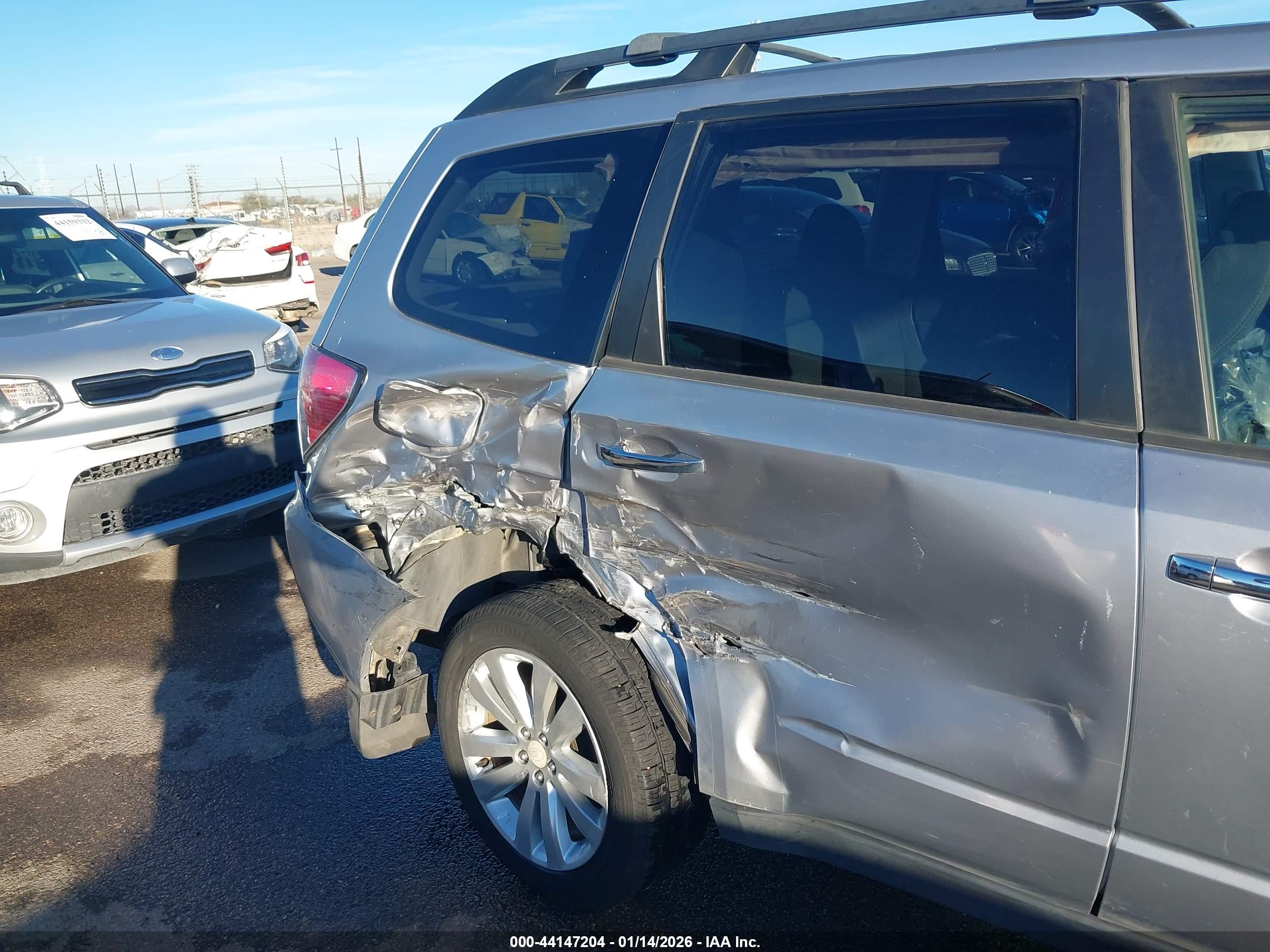 SUBARU FORESTER image 6
