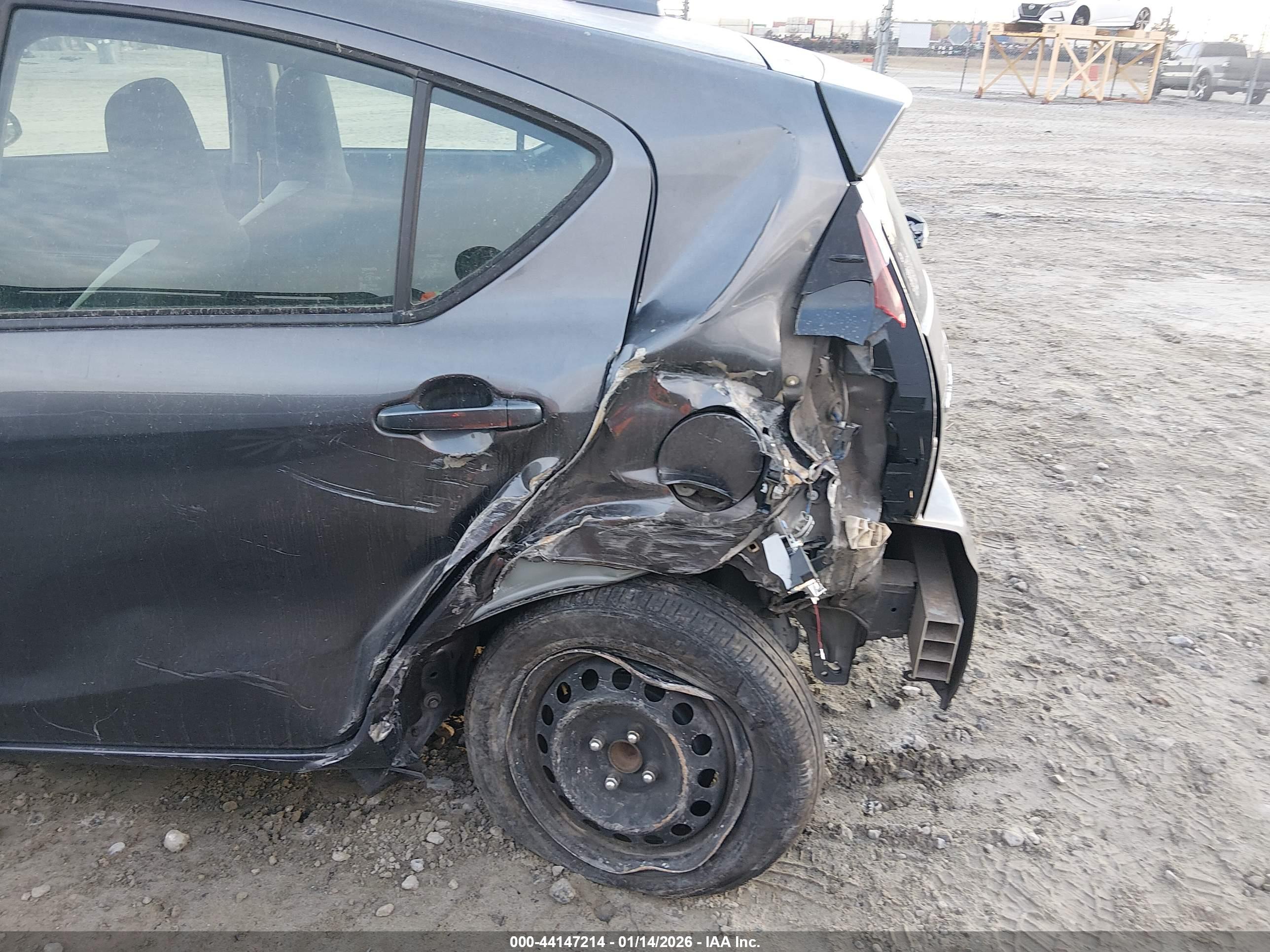 TOYOTA PRIUS image 6